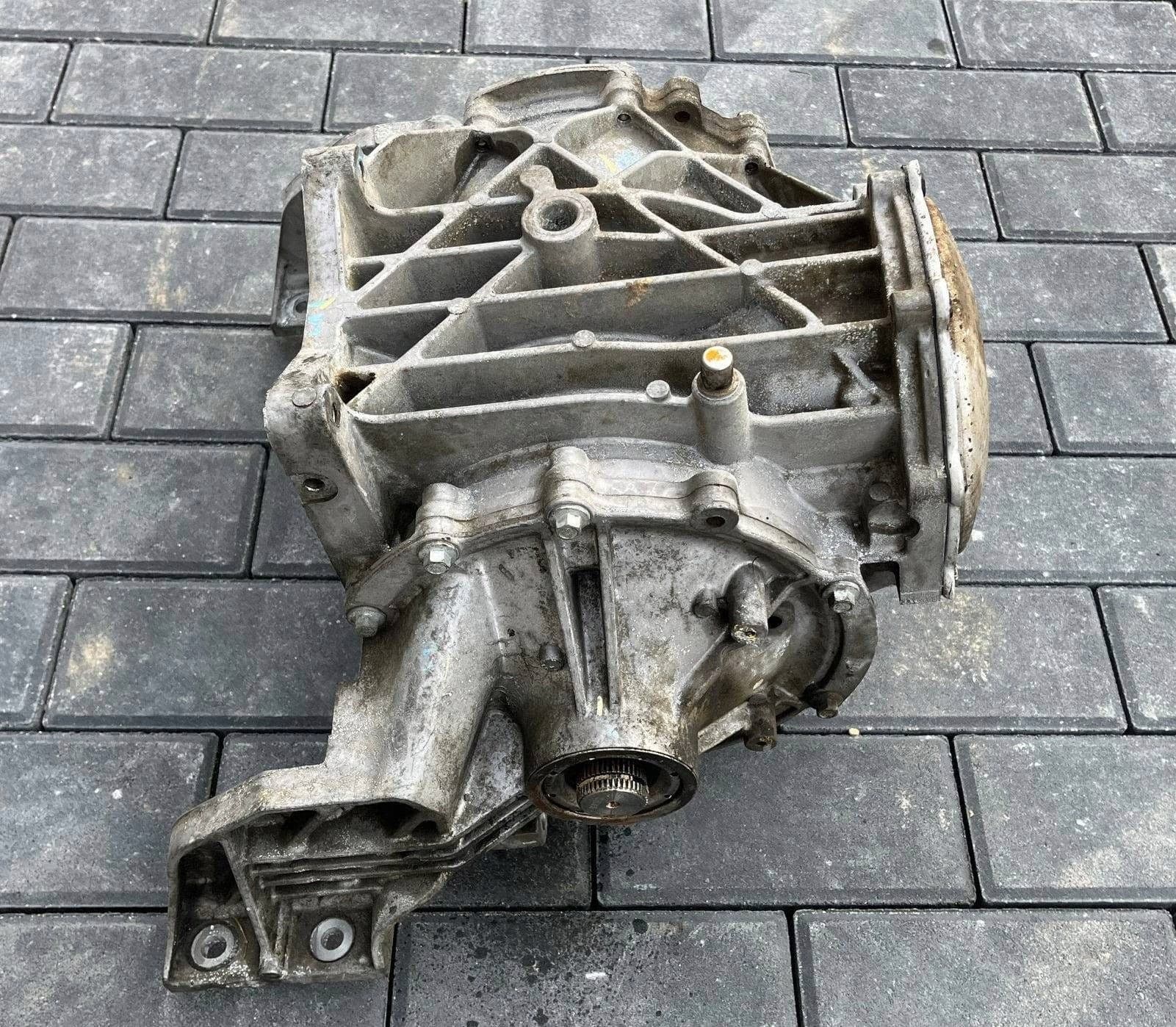Puente trasero diferencial Chevrolet Corvette C6 6.0 24235244 usado 4