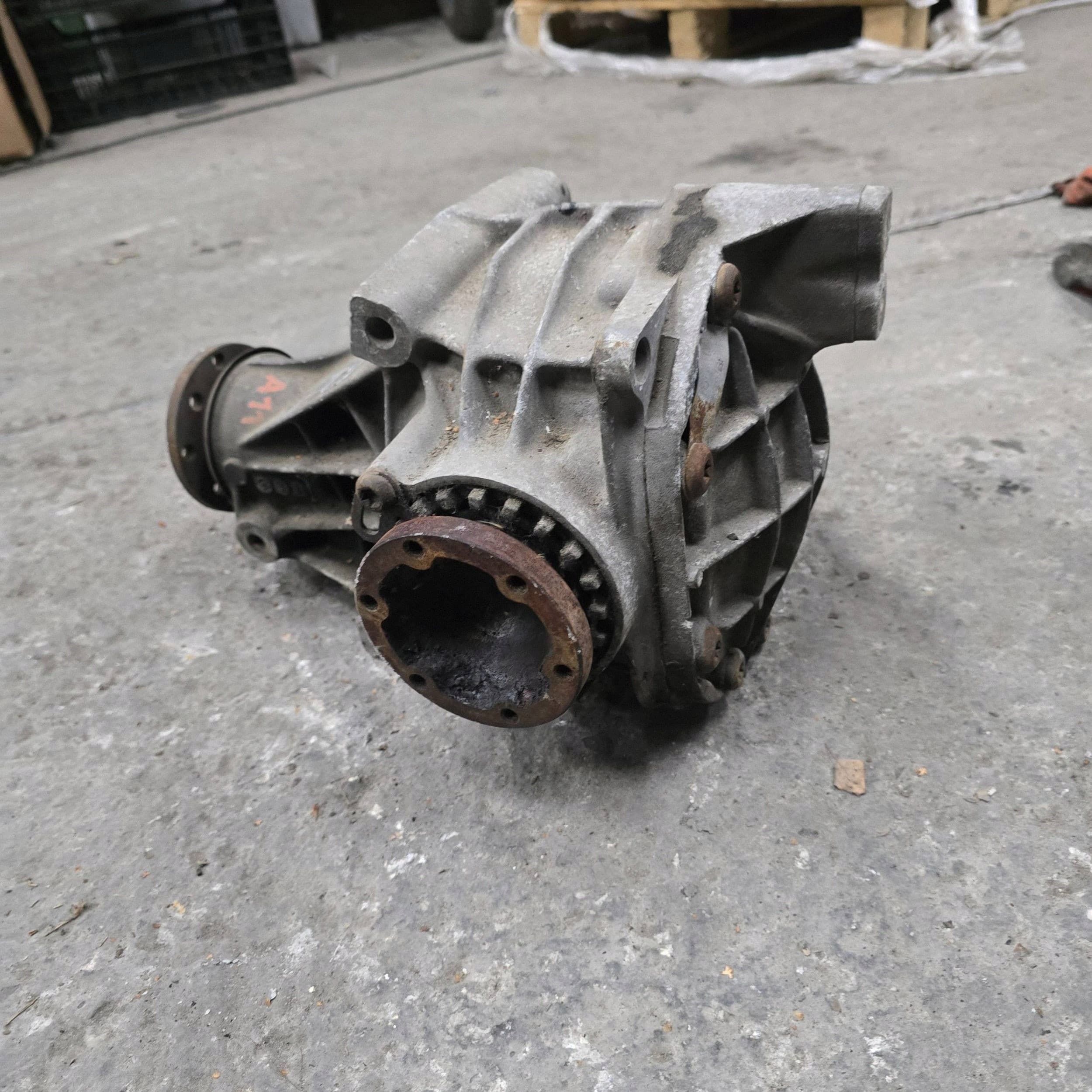 Diferencial trasero Ford Sierra 83BG4025BE 3.62 usado 4
