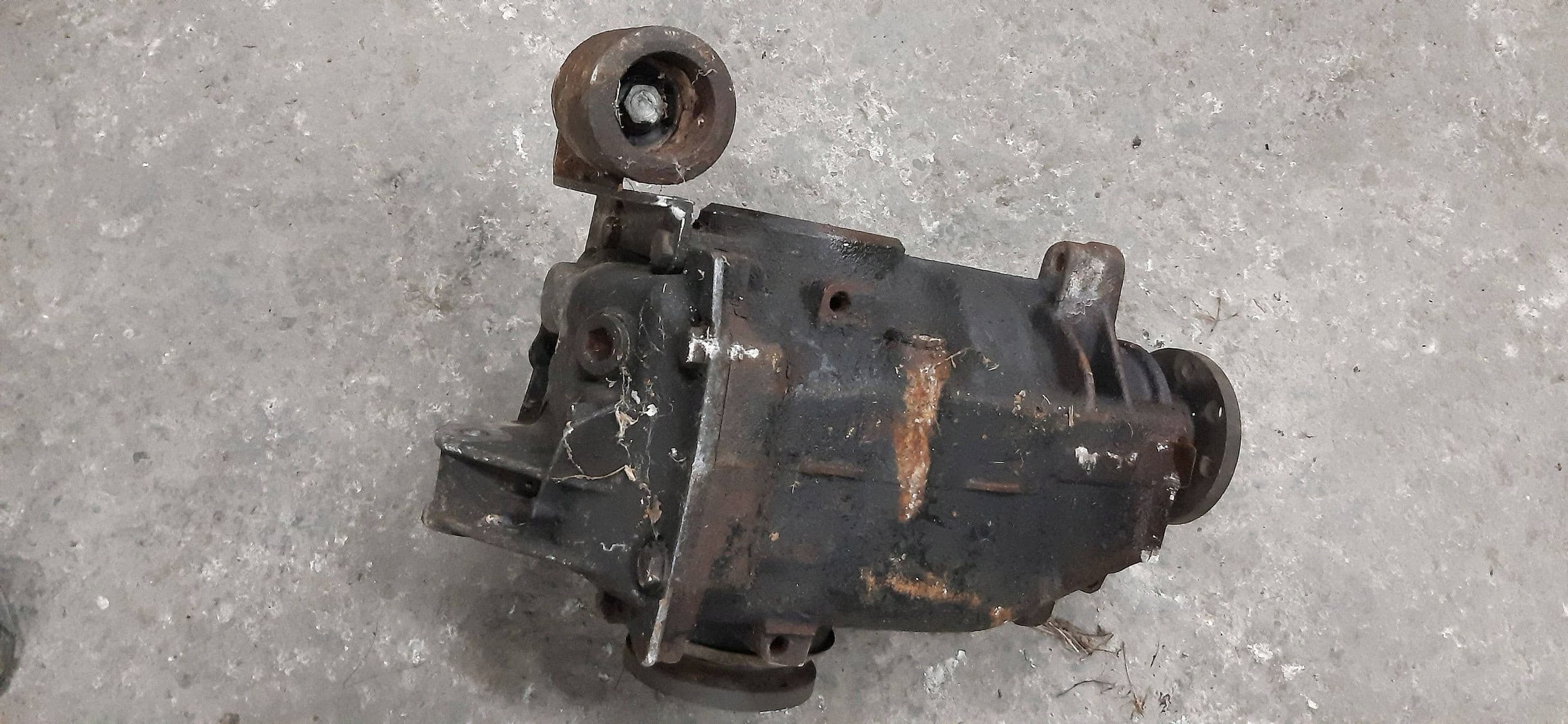 Diferencial trasero BMW Serie 5 E39 7505742 usado 2