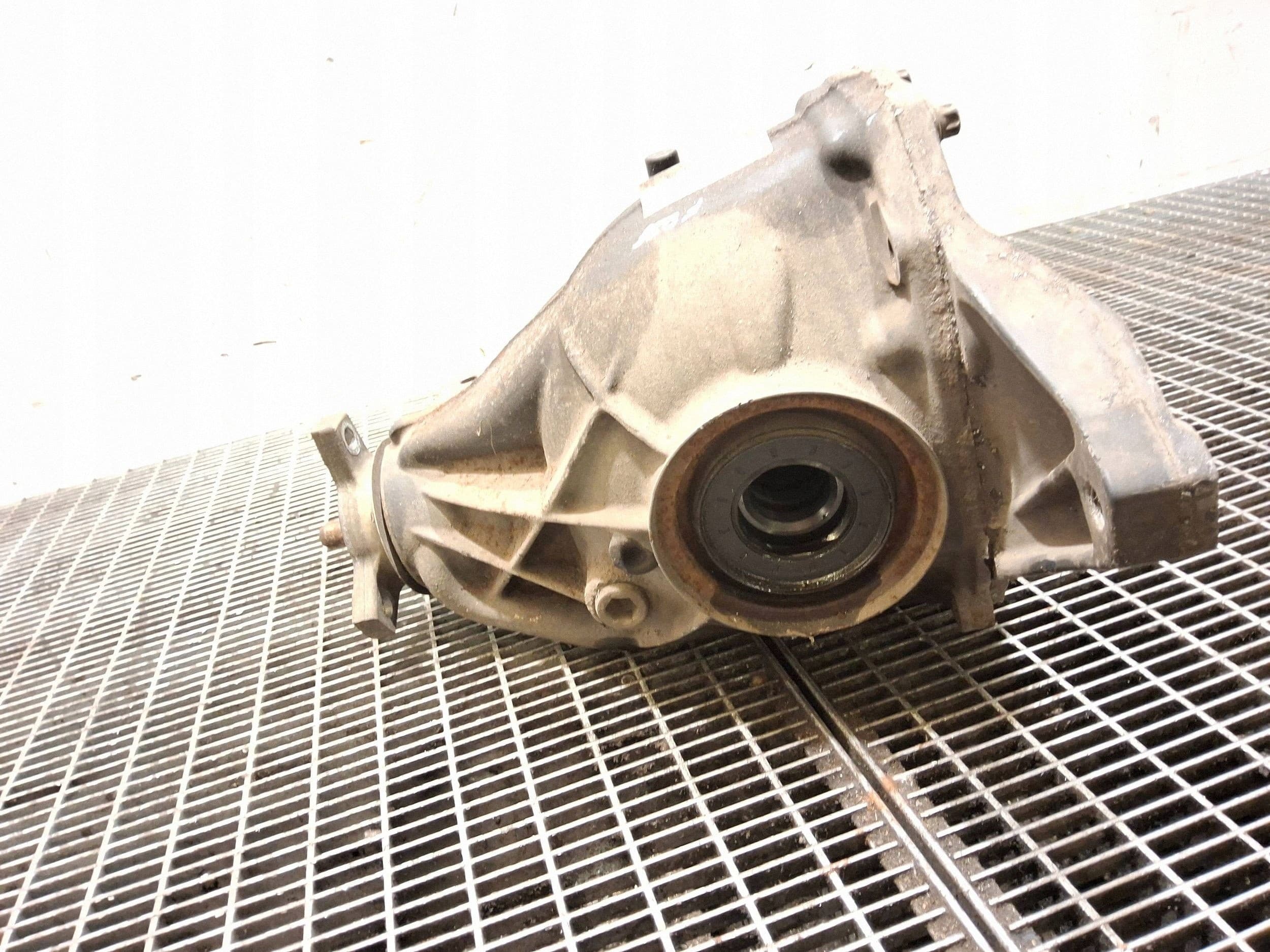 Diferencial trasero Mercedes-Benz C W204 2073500514 usado 3