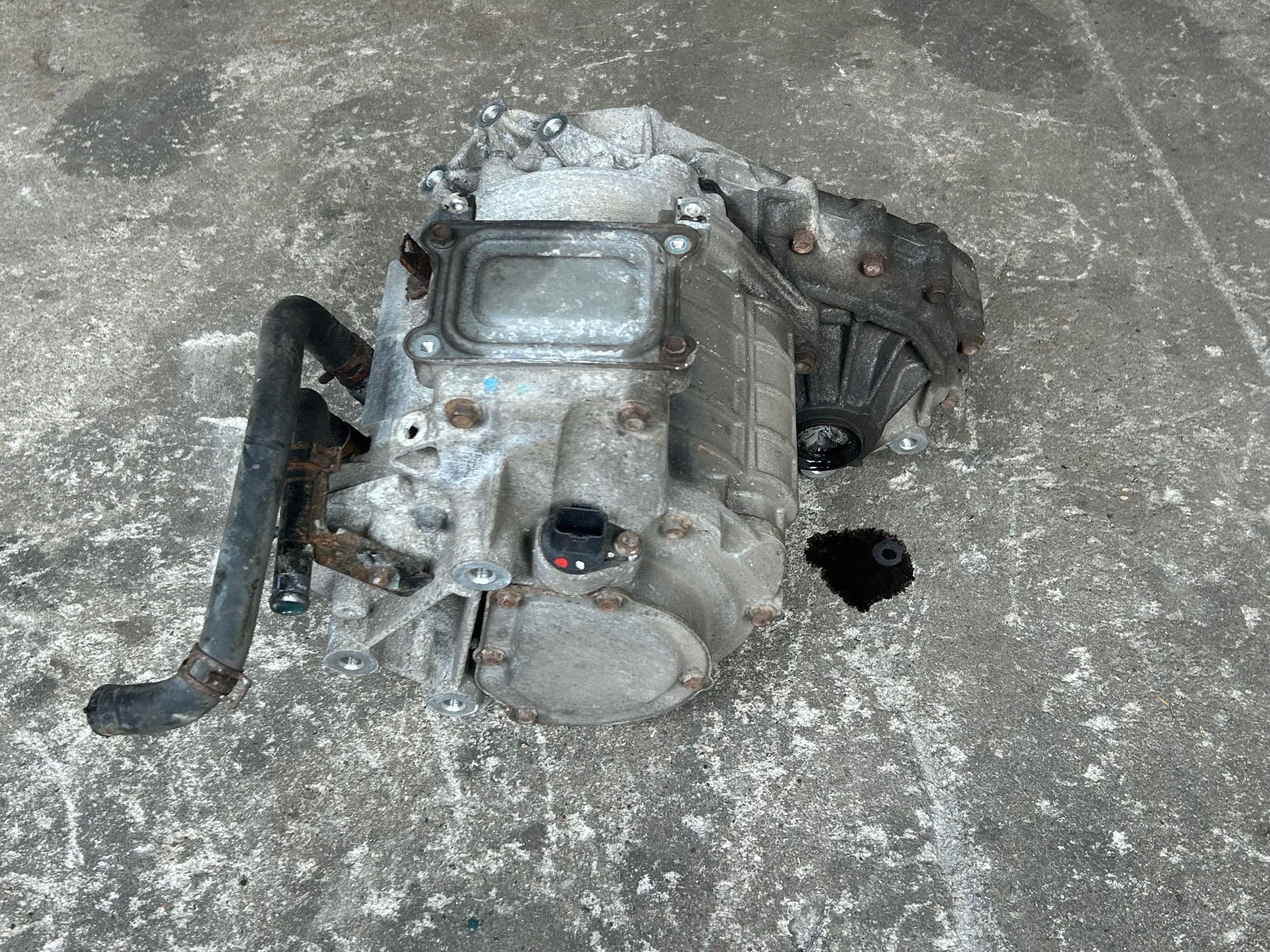 Diferencial trasero Mitsubishi Outlander 2014 F1E1A2B5Z usado 3