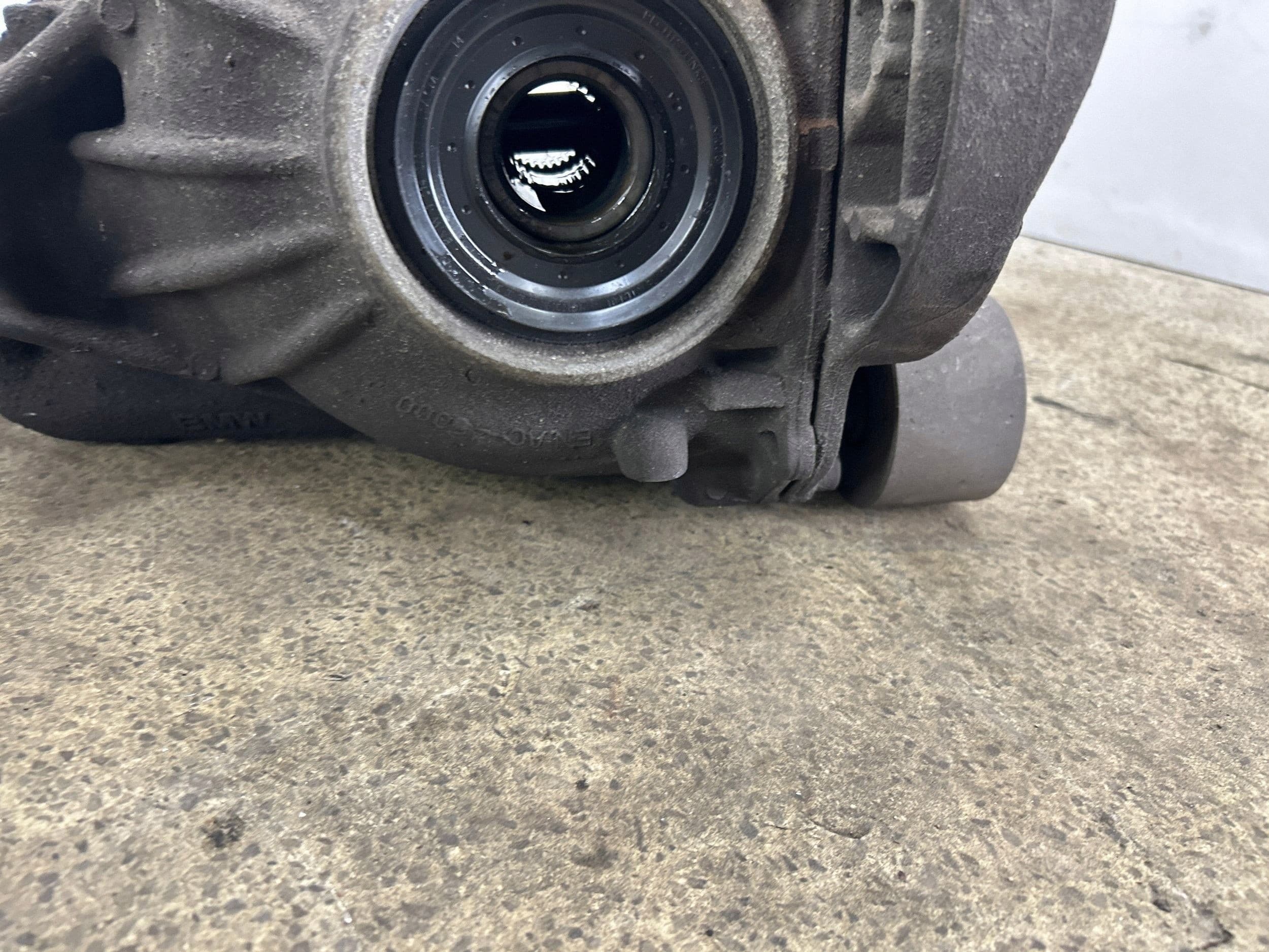 Diferencial trasero BMW Serie 6 F12 F13 7630828 usado 7