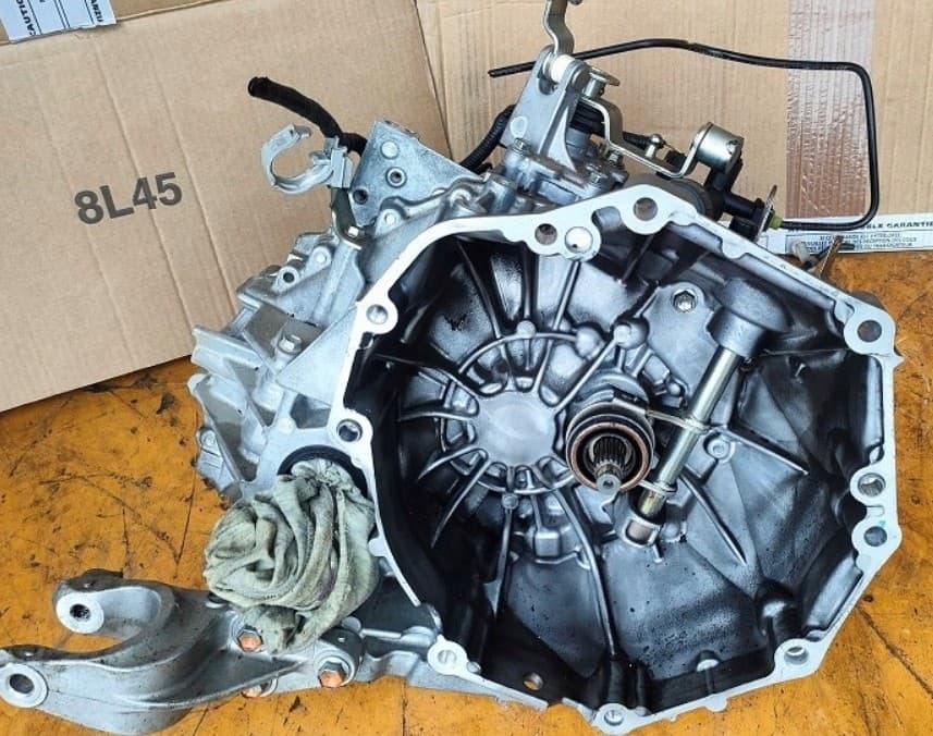 Caja de Cambios Suzuki Swift A81 usado 3