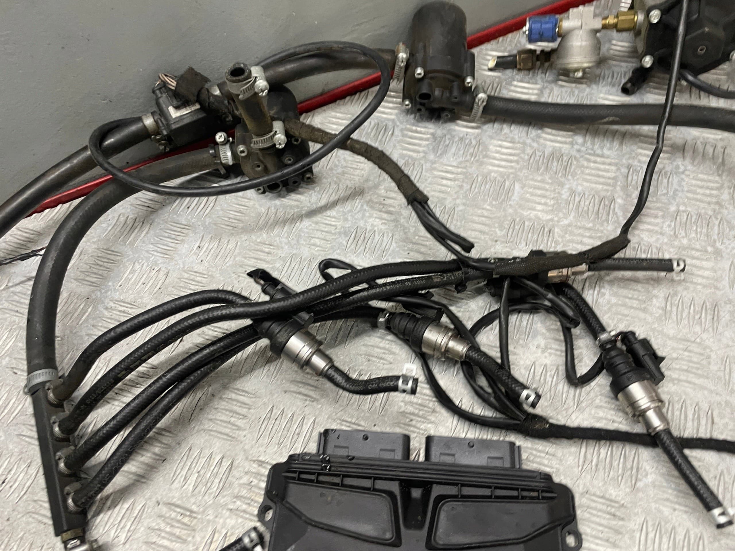Juego de Instalación de Glp V8 Stag-300-8 Qmax Basic E65 usado 10