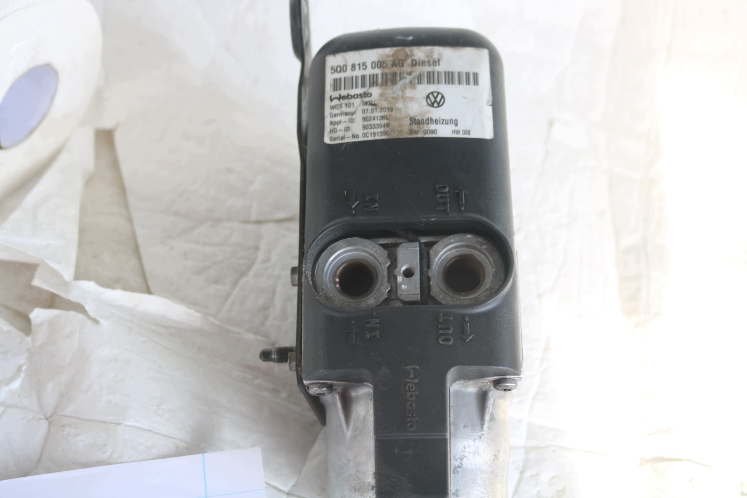 Calefactor Auxiliar de Aparcamiento VW 5Q0815005AG usado 4