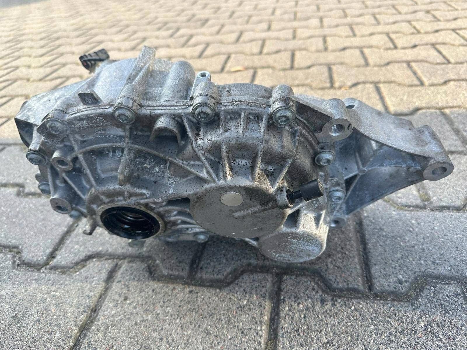Reductor de caja de cambios BMW 2 F45 Mini F60 8615258 usado 2