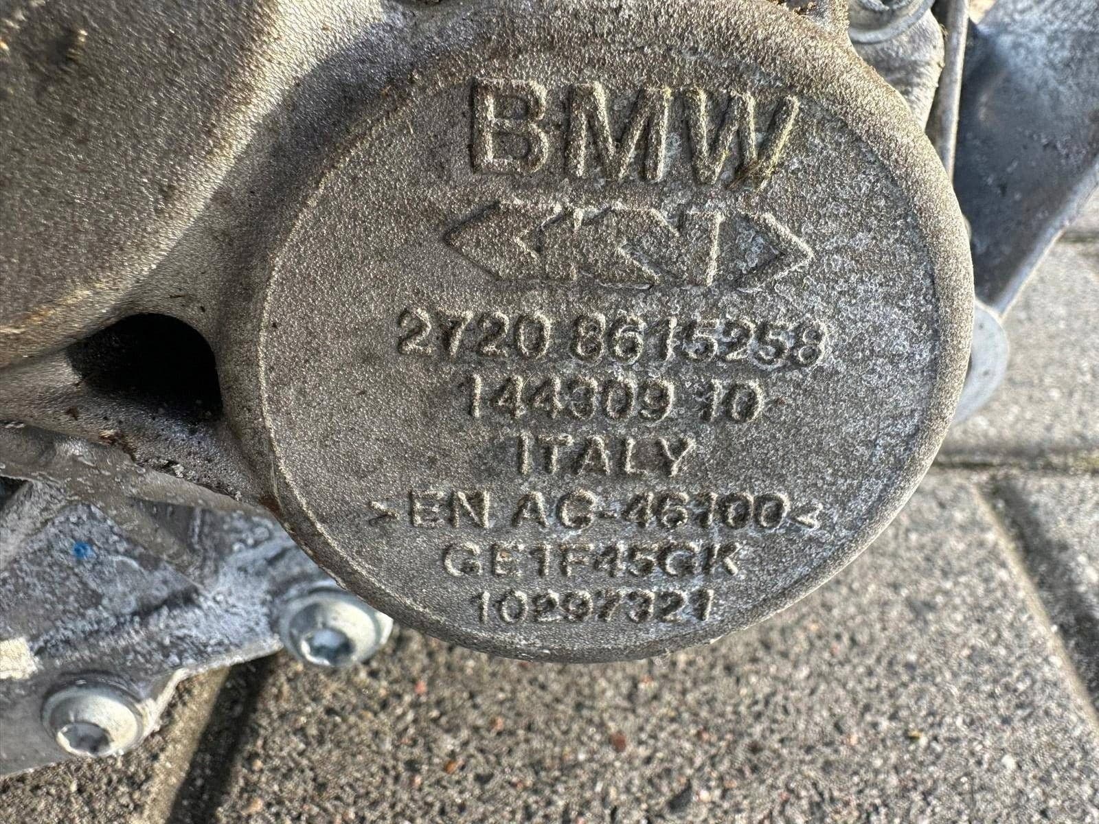 Reductor de caja de cambios BMW 2 F45 Mini F60 8615258 usado 3
