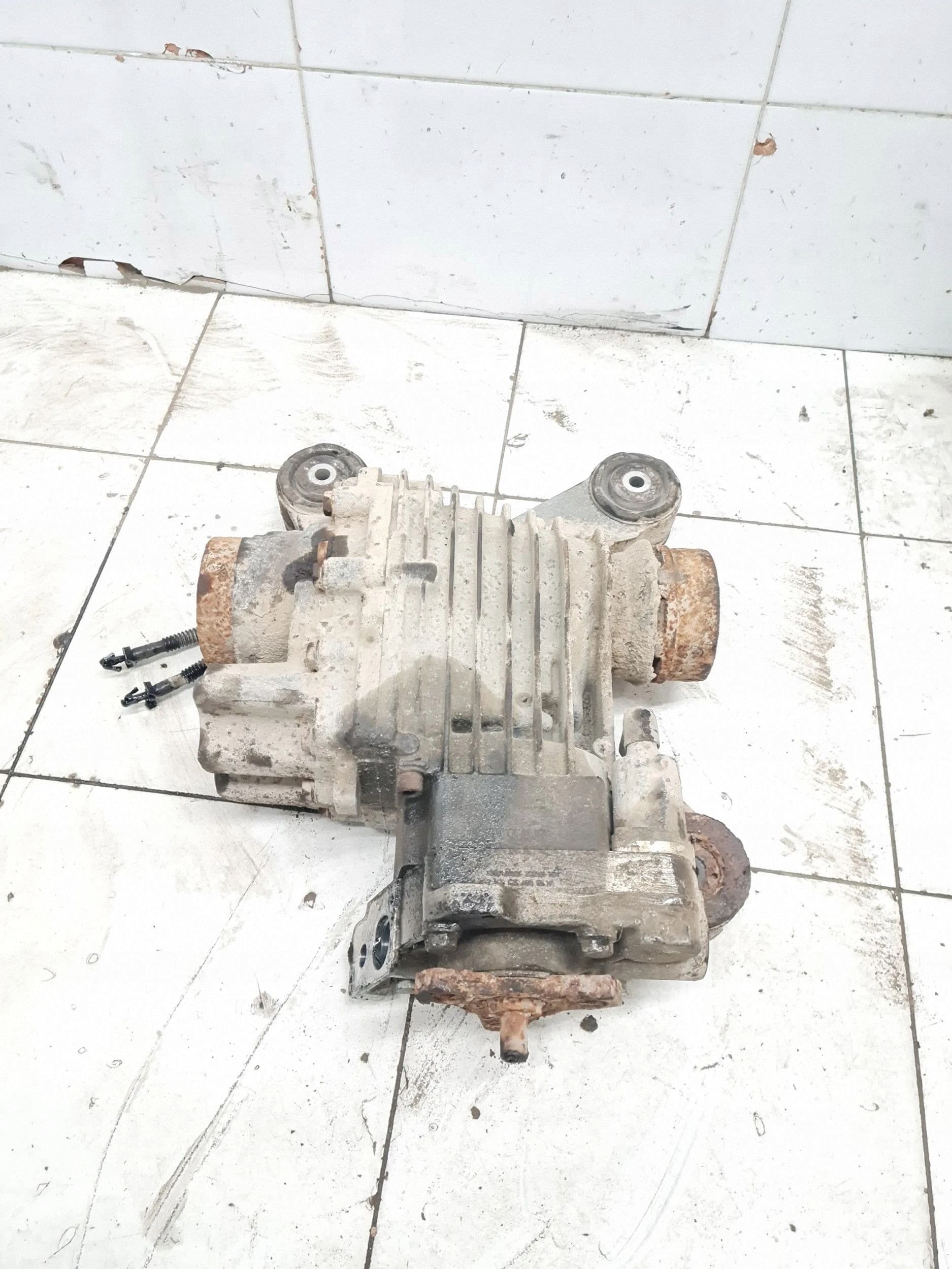 Diferencial trasero Volkswagen Passat B6 2005 0AV525010C usado