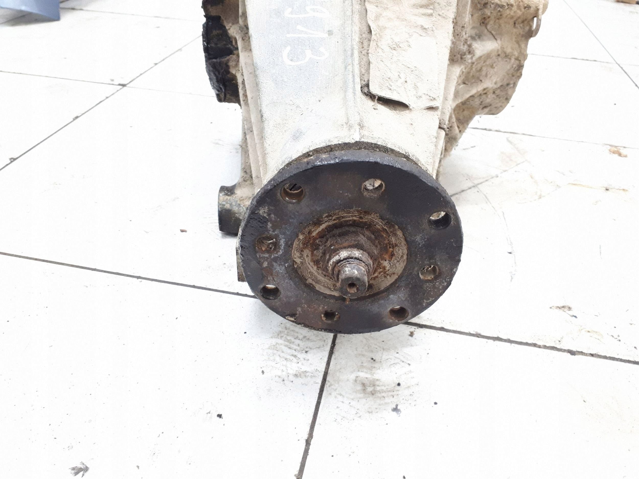 Diferencial trasero Ford Sierra 1989 usado 2