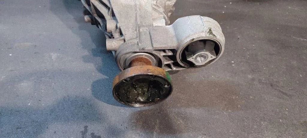 Reductor trasero Bentley Bentayga 2990UT00699 2022 usado 2