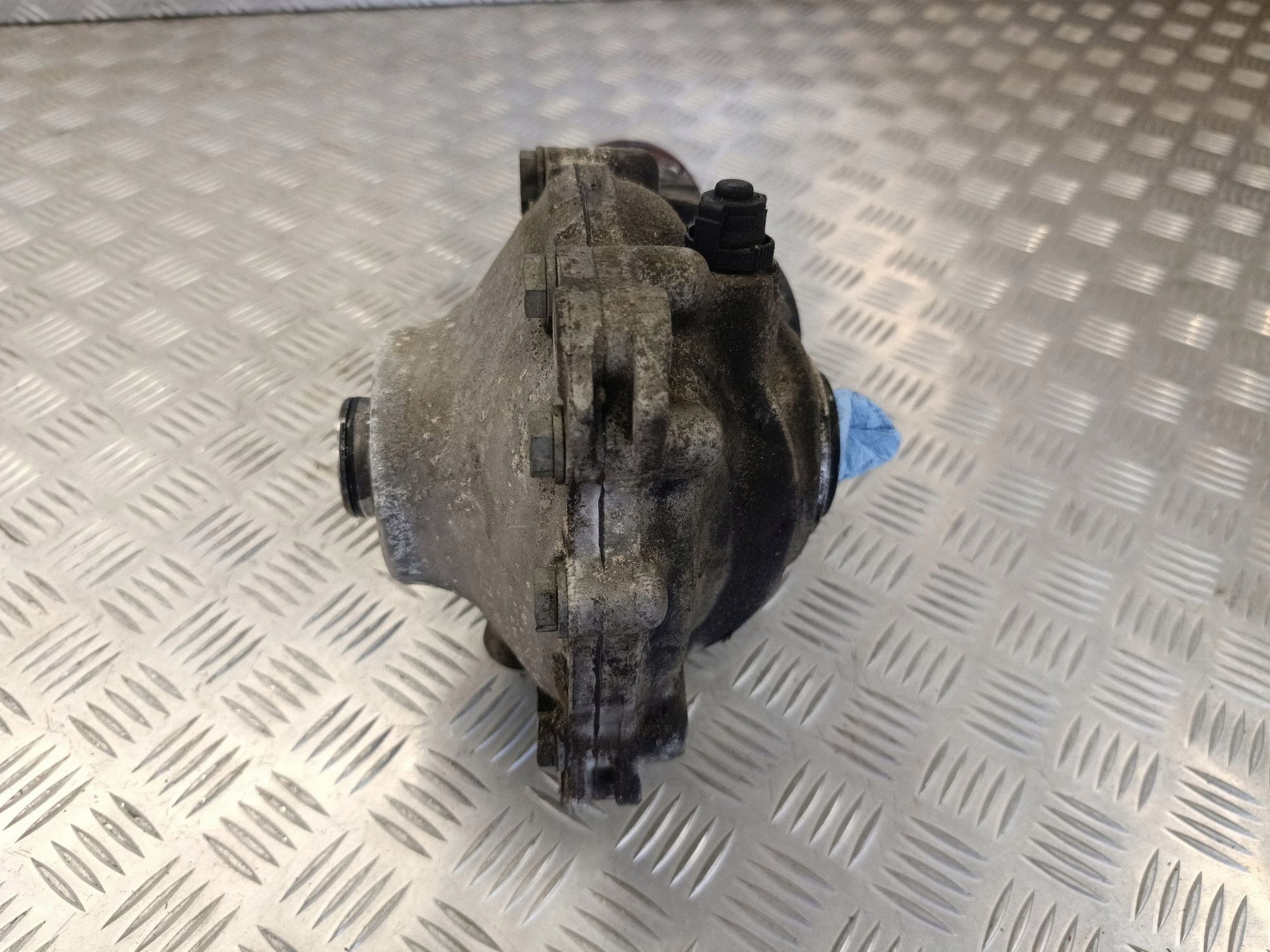Diferencial delantero BMW Serie 5 G30 G31 G38 863570302 usado 3