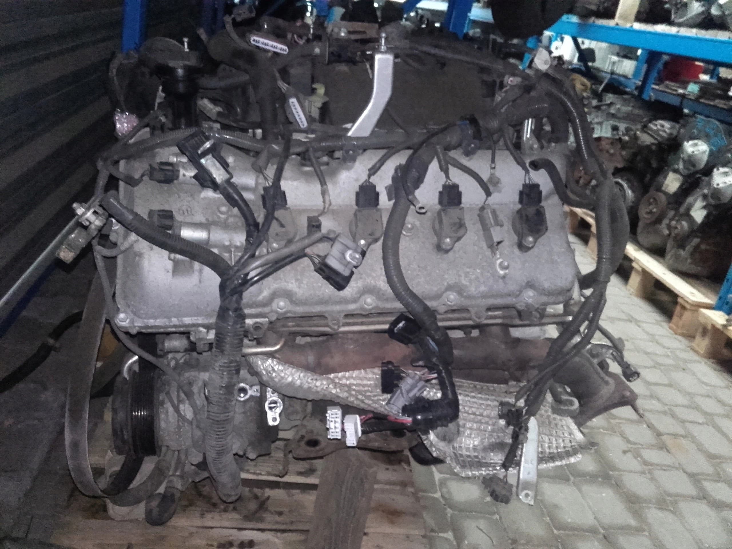 Motor Toyota Land Cruiser 200 Tundra 5.7 V8 Gasolina 3UR usado 2