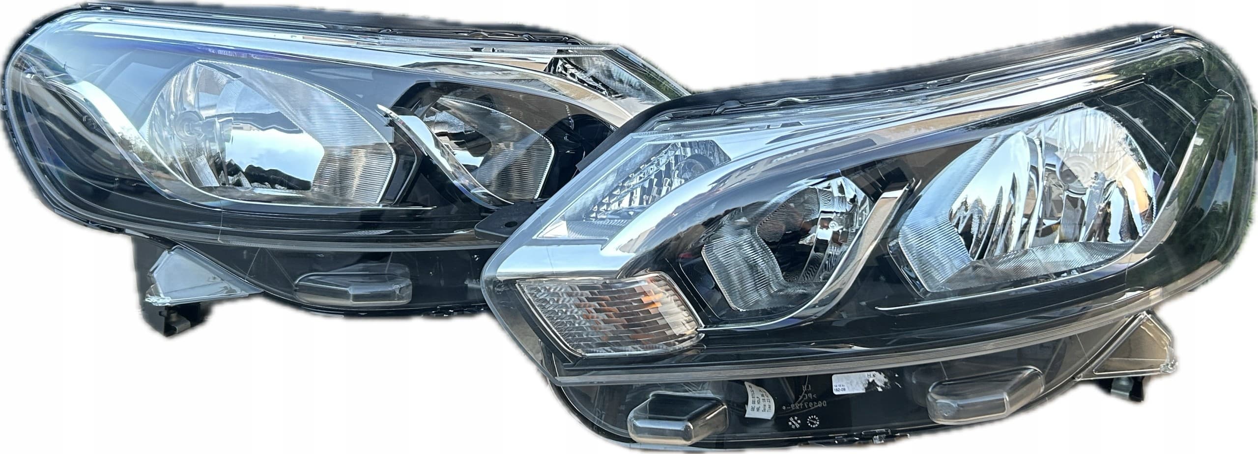 Faro delantero derecho Visteon/Varroc para Toyota Ace 03.16- nuevo