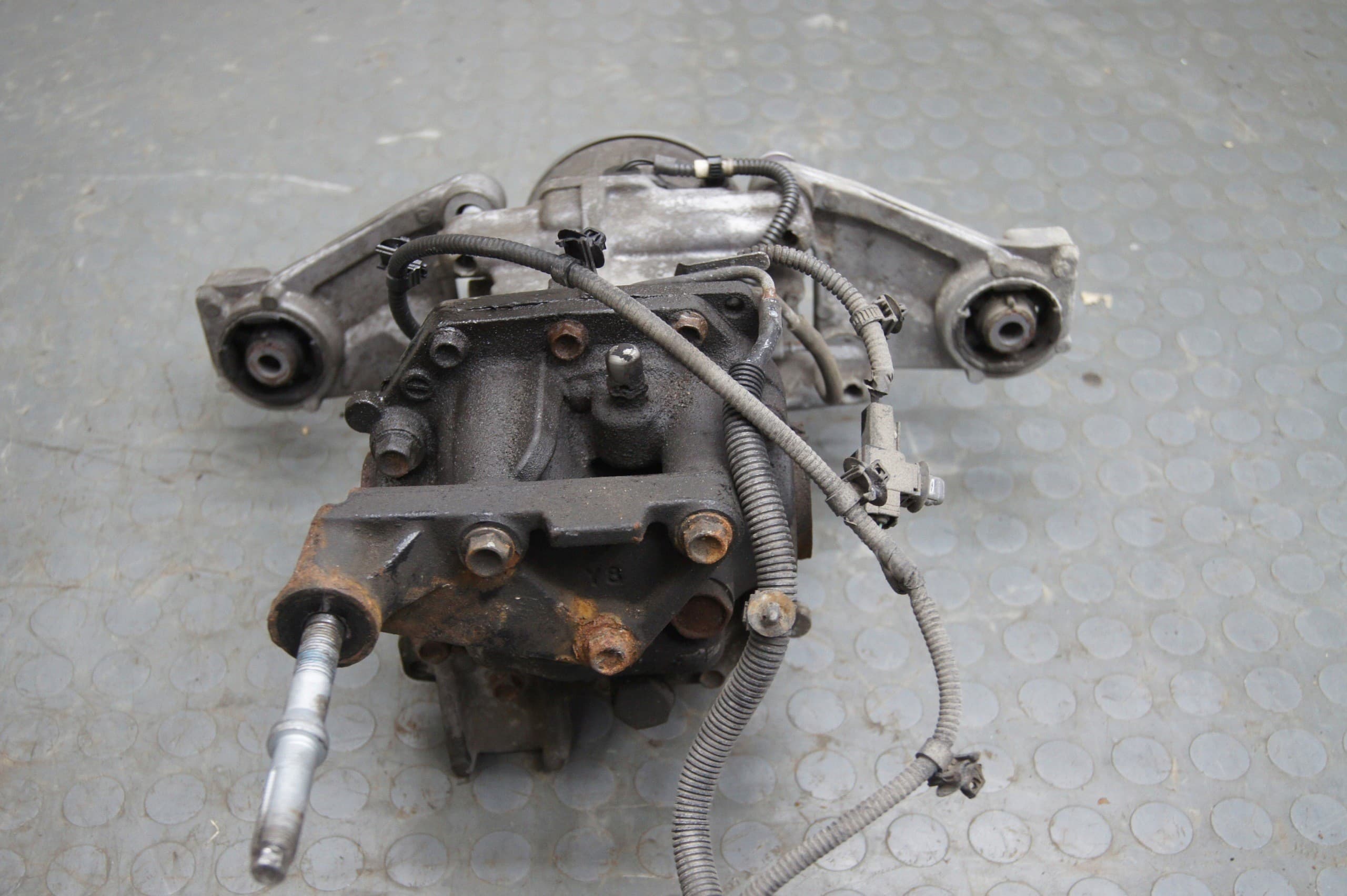 Diferencial trasero puente Mazda CX5 I 2.2d Automático 4x4 usado 5