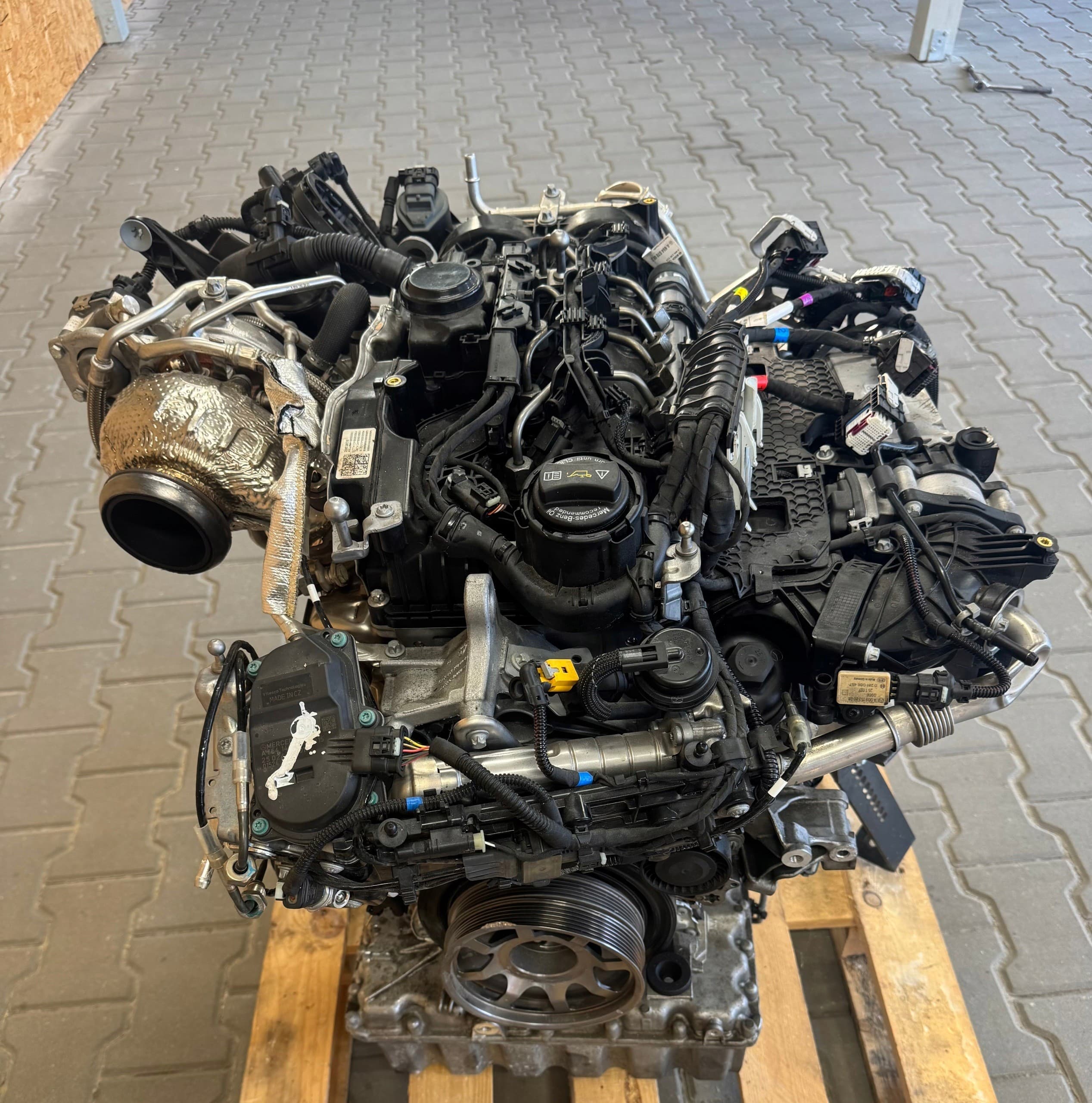 Motor Mercedes Sprinter OM 654 654920 2025 Turbo Completo usado
