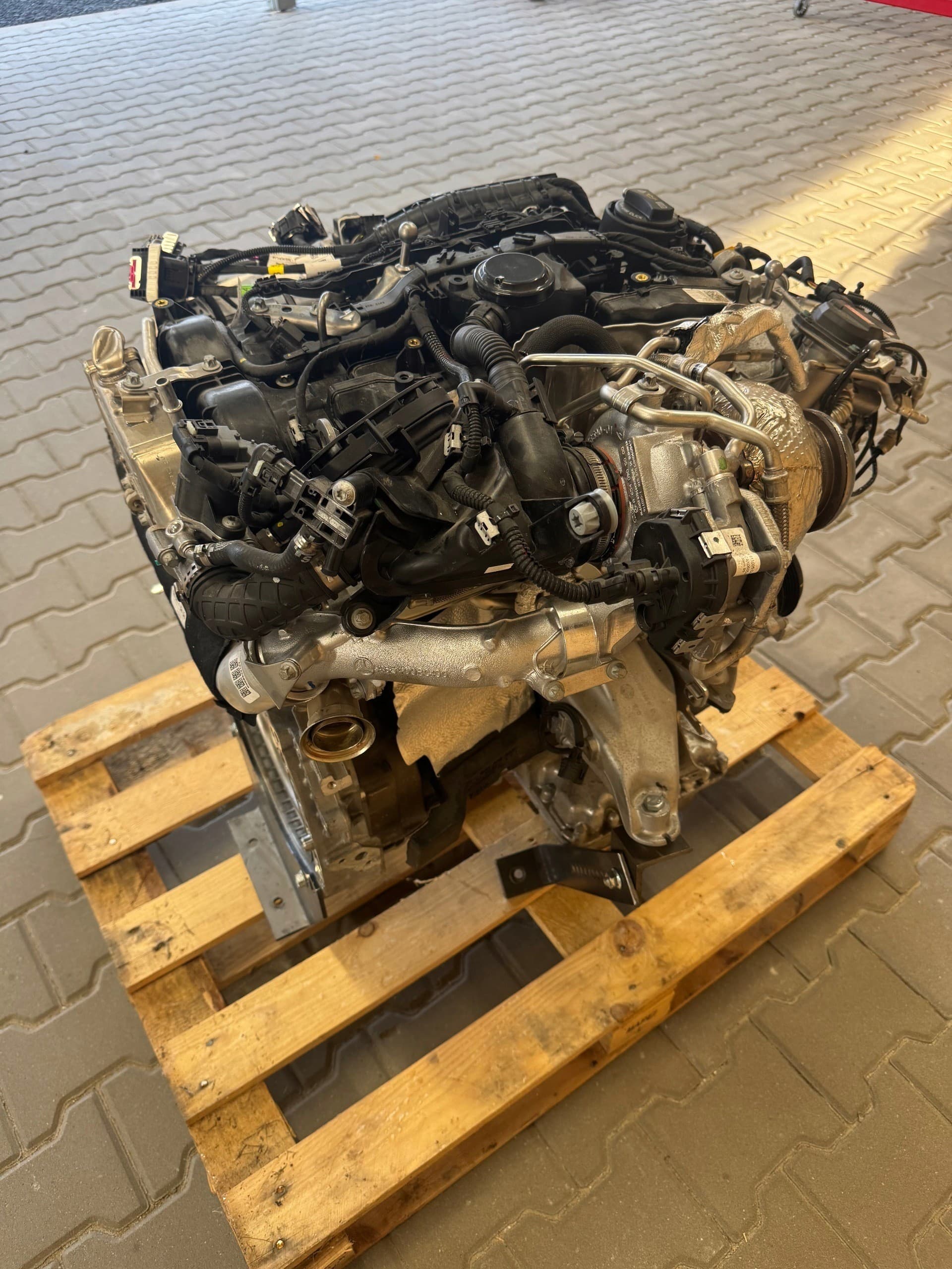 Motor Mercedes Sprinter OM 654 654920 2025 Turbo Completo usado 3