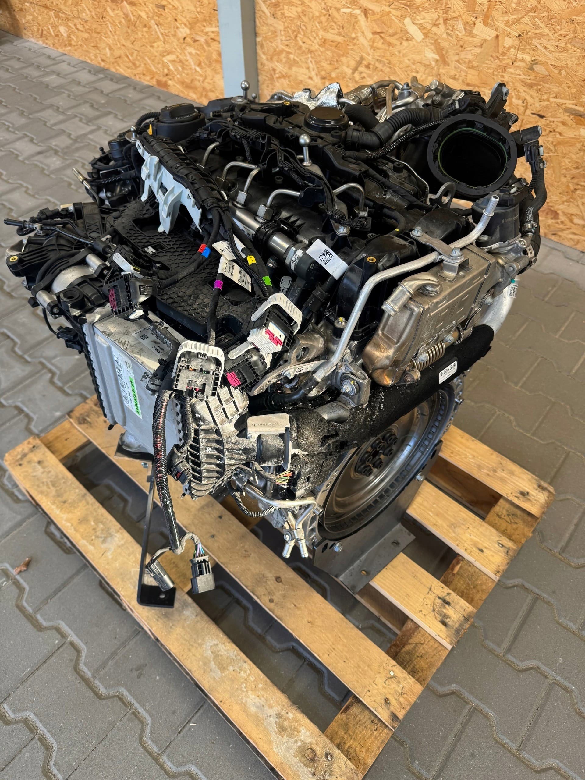 Motor Mercedes Sprinter OM 654 654920 2025 Turbo Completo usado 5