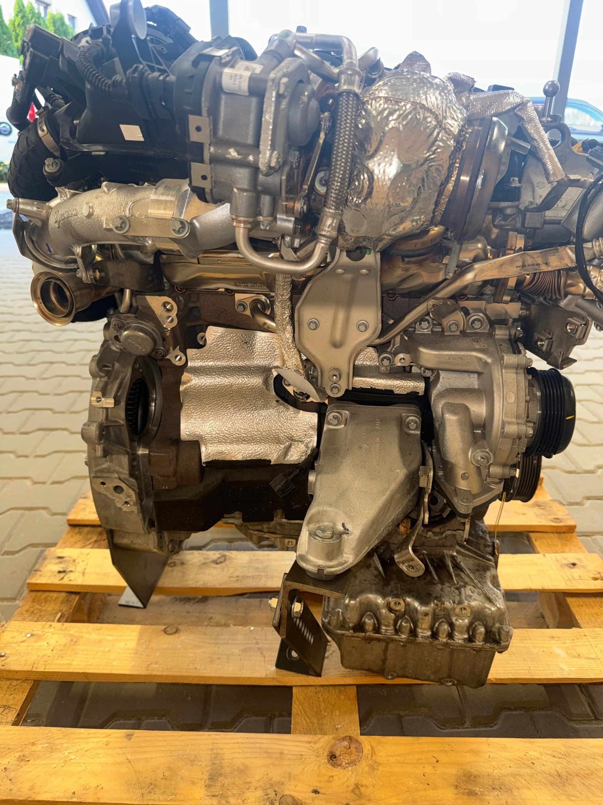 Motor Mercedes Sprinter OM 654 654920 2025 Turbo Completo usado 11