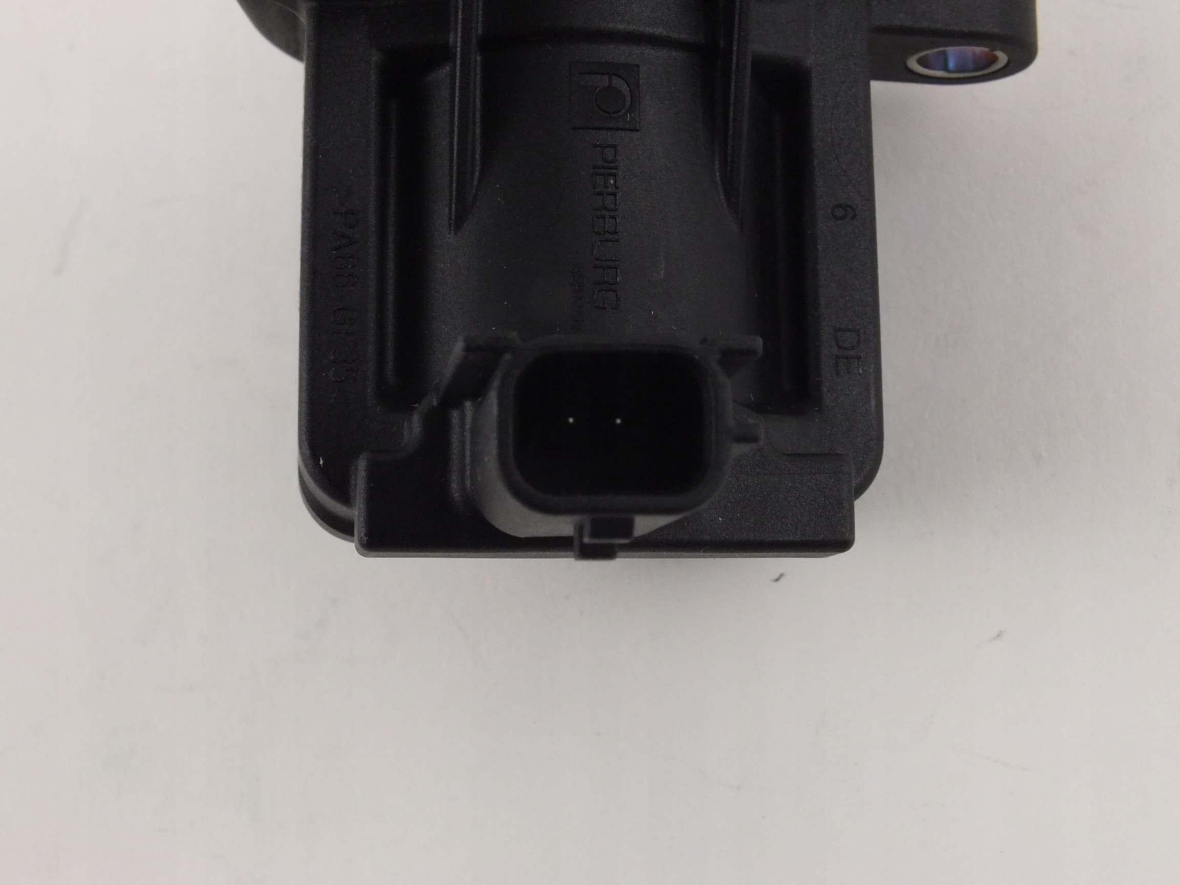 Válvula solenoide de turbo Renault 1.2Tce 144839204R Original nuevo 5