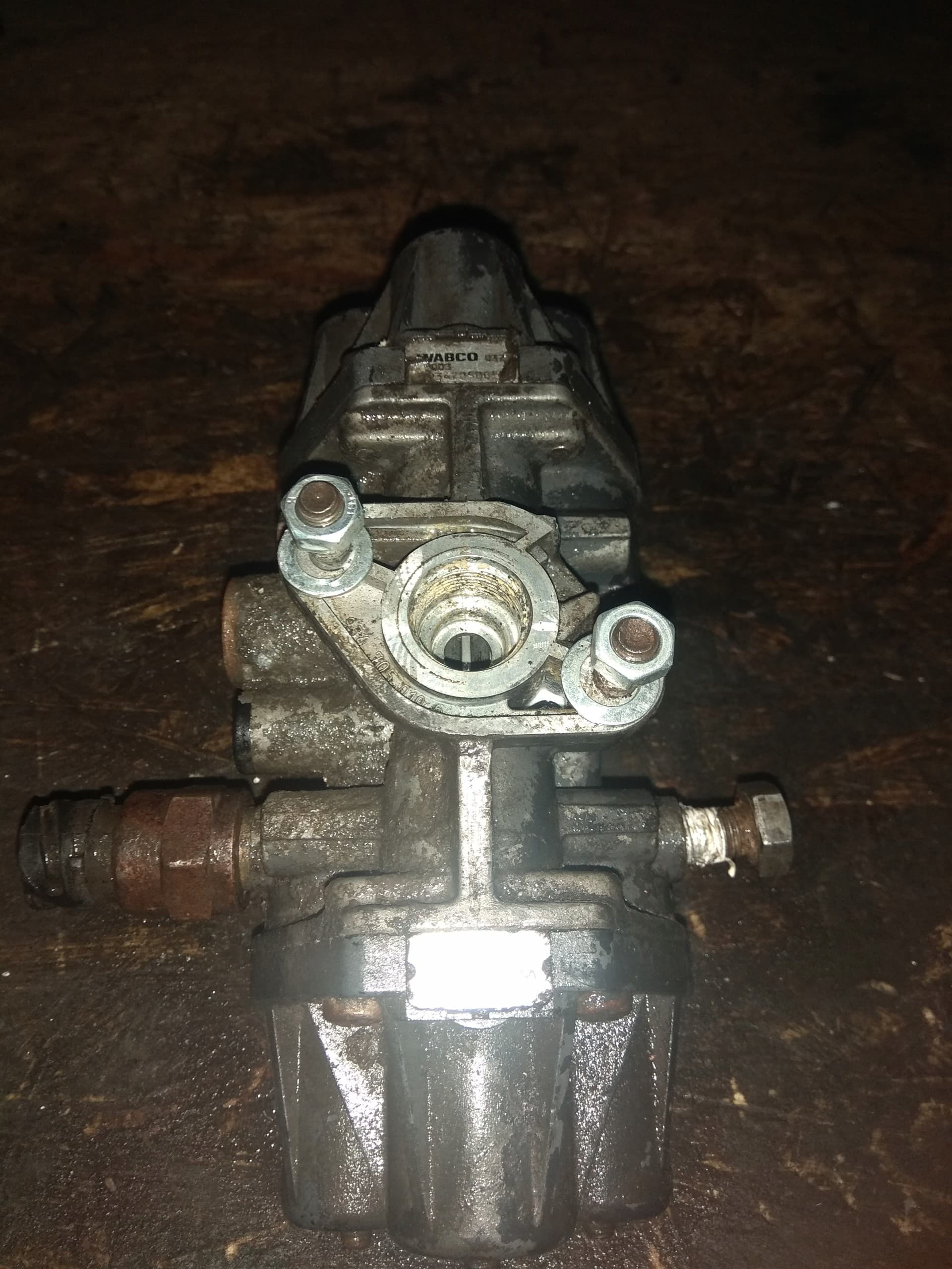 Válvula multivía Wabco 9347050050 nuevo 7
