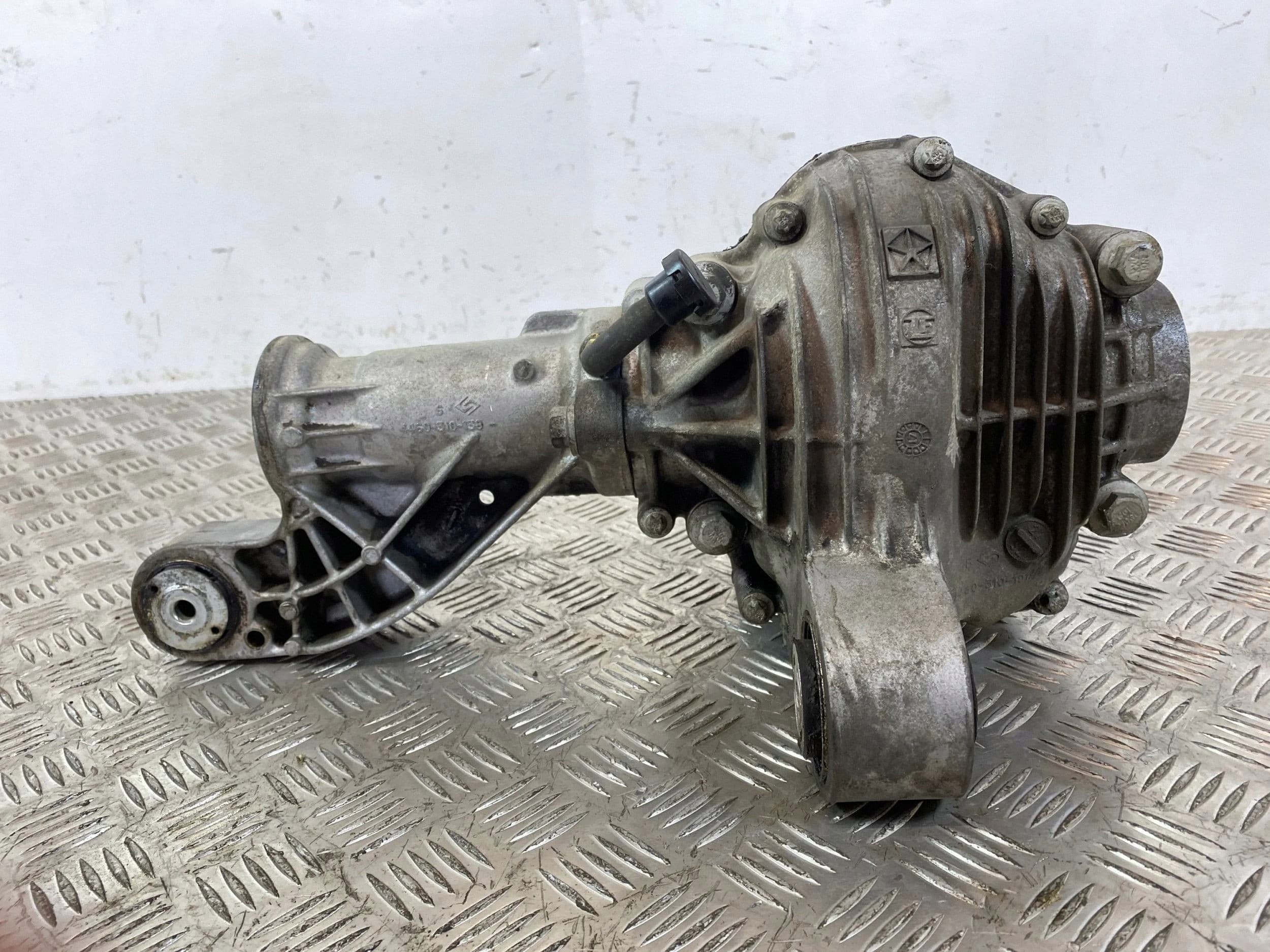 Diferencial delantero Jeep Grand Cherokee 2018 P68352925AA usado 5