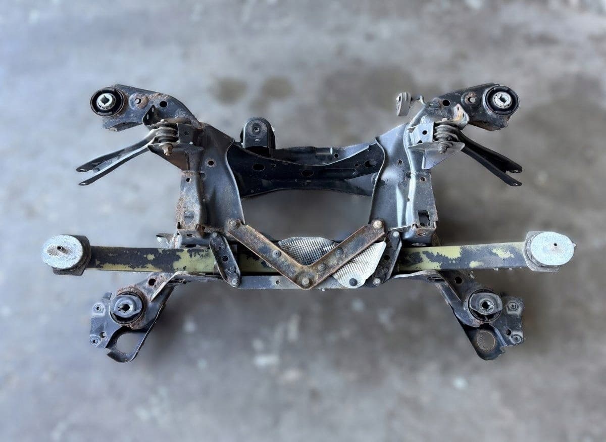 Viga de eje trasero 31681543 para Volvo XC90 II (2014-) usado