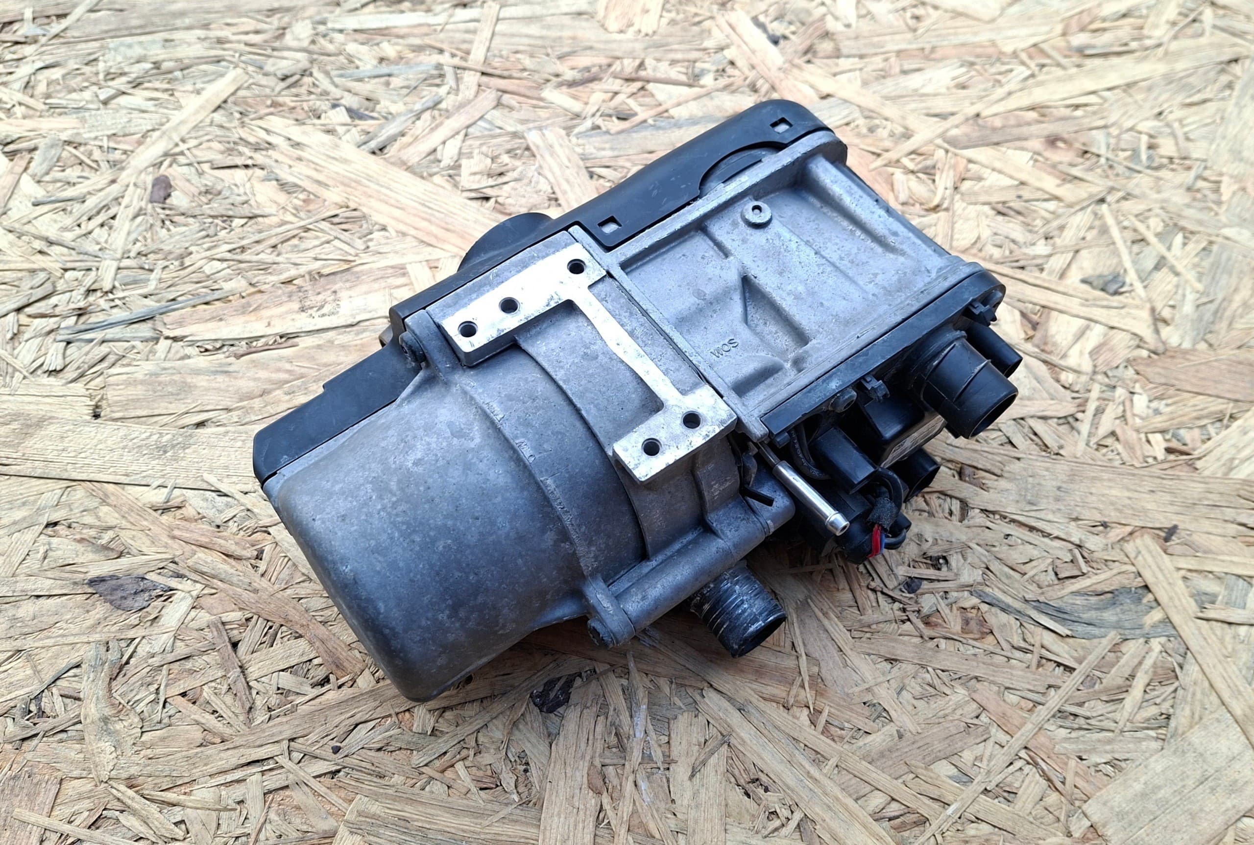 Calefactor estacionario Webasto 122R000258 para BMW X5 G05 usado 8