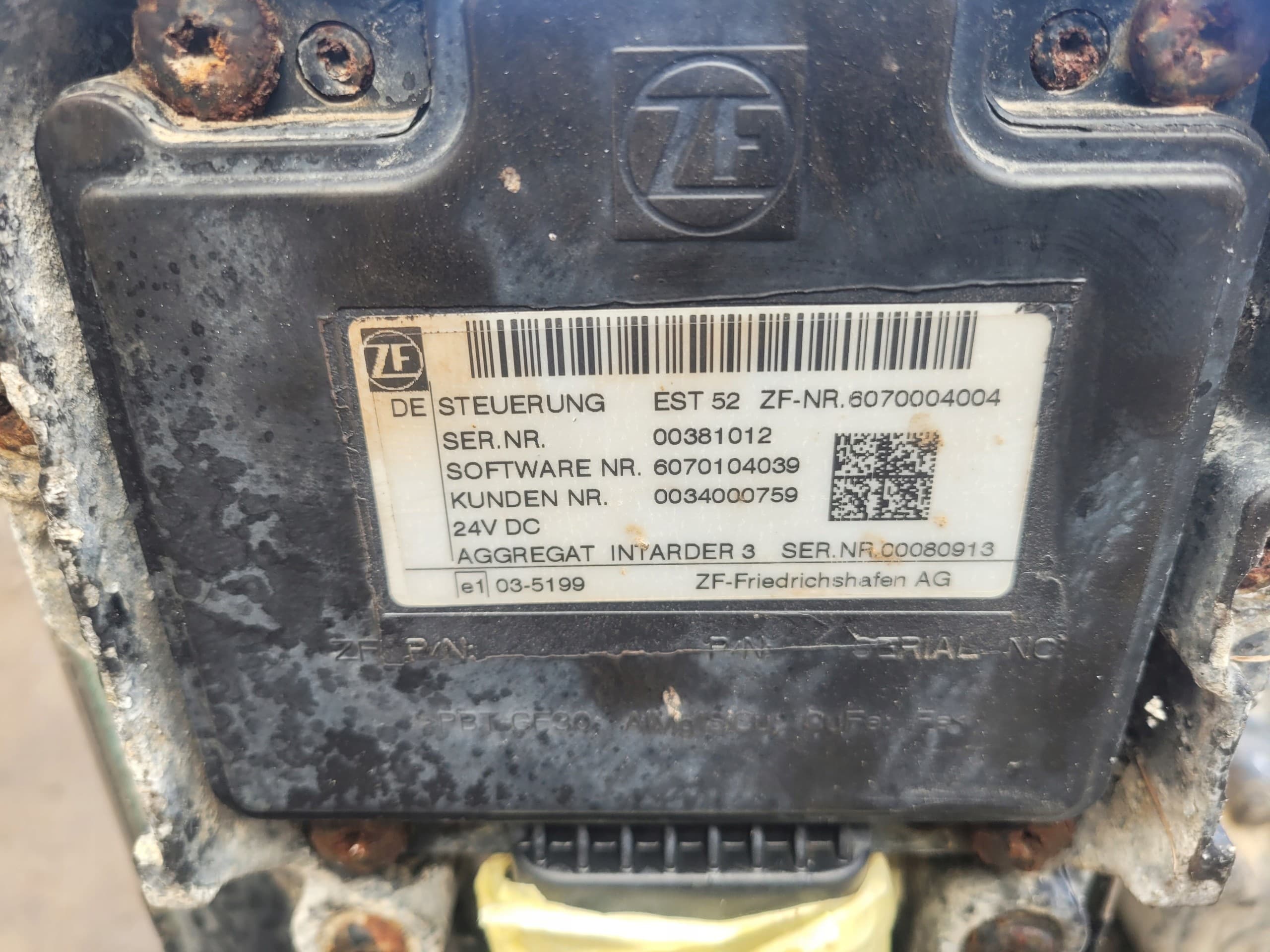 Caja de cambios ZF Man Astronic con retarder 2012 usado 7
