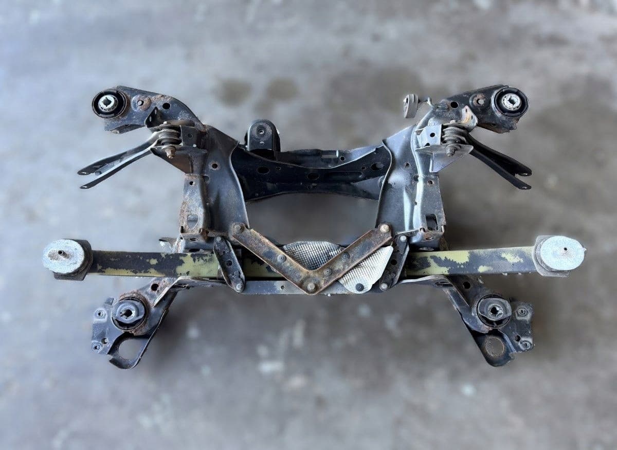 Viga de eje trasero 31681543 para Volvo XC90 II (2014-) usado