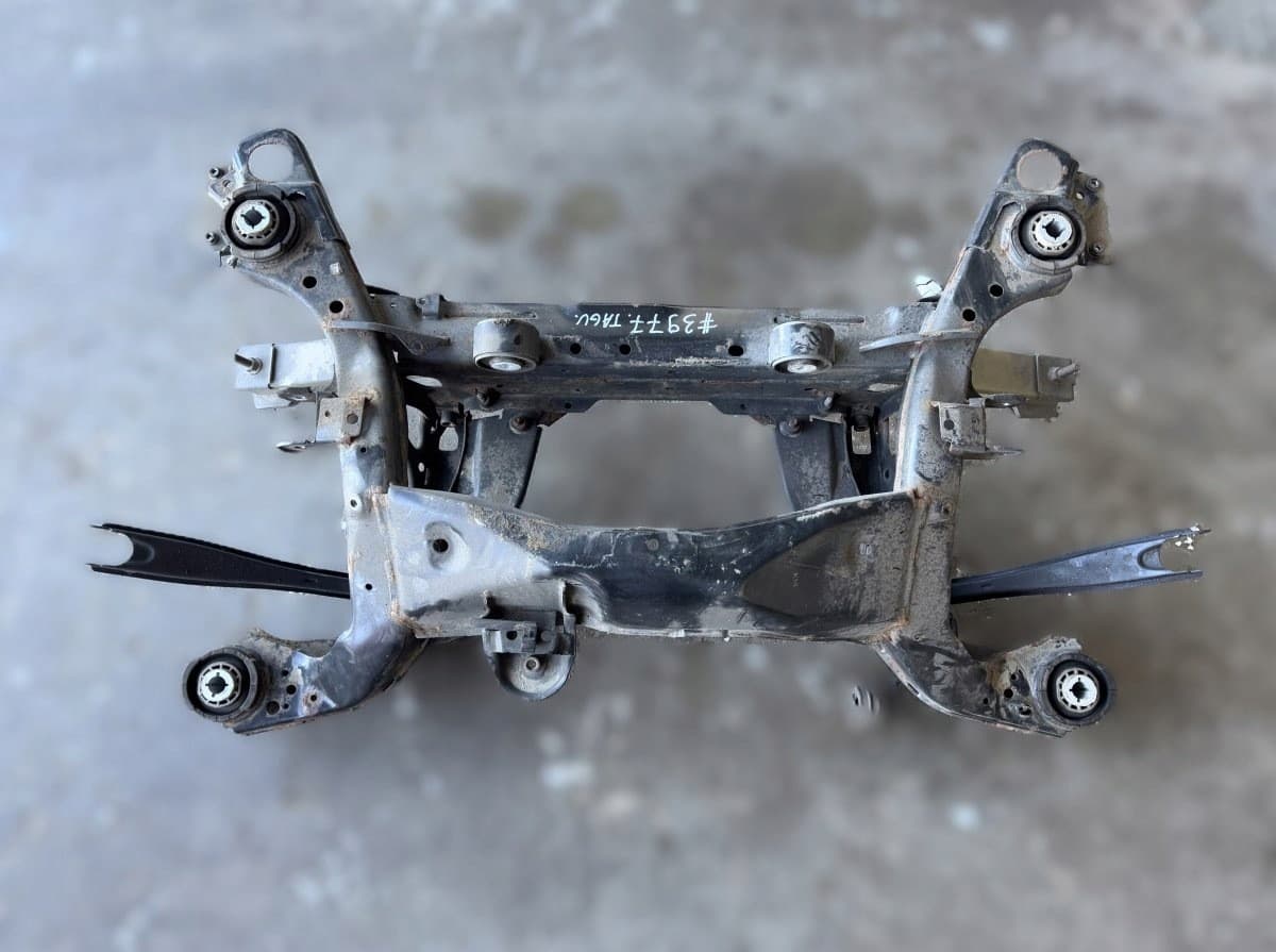 Viga de eje trasero 31681543 para Volvo XC90 II (2014-) usado 2