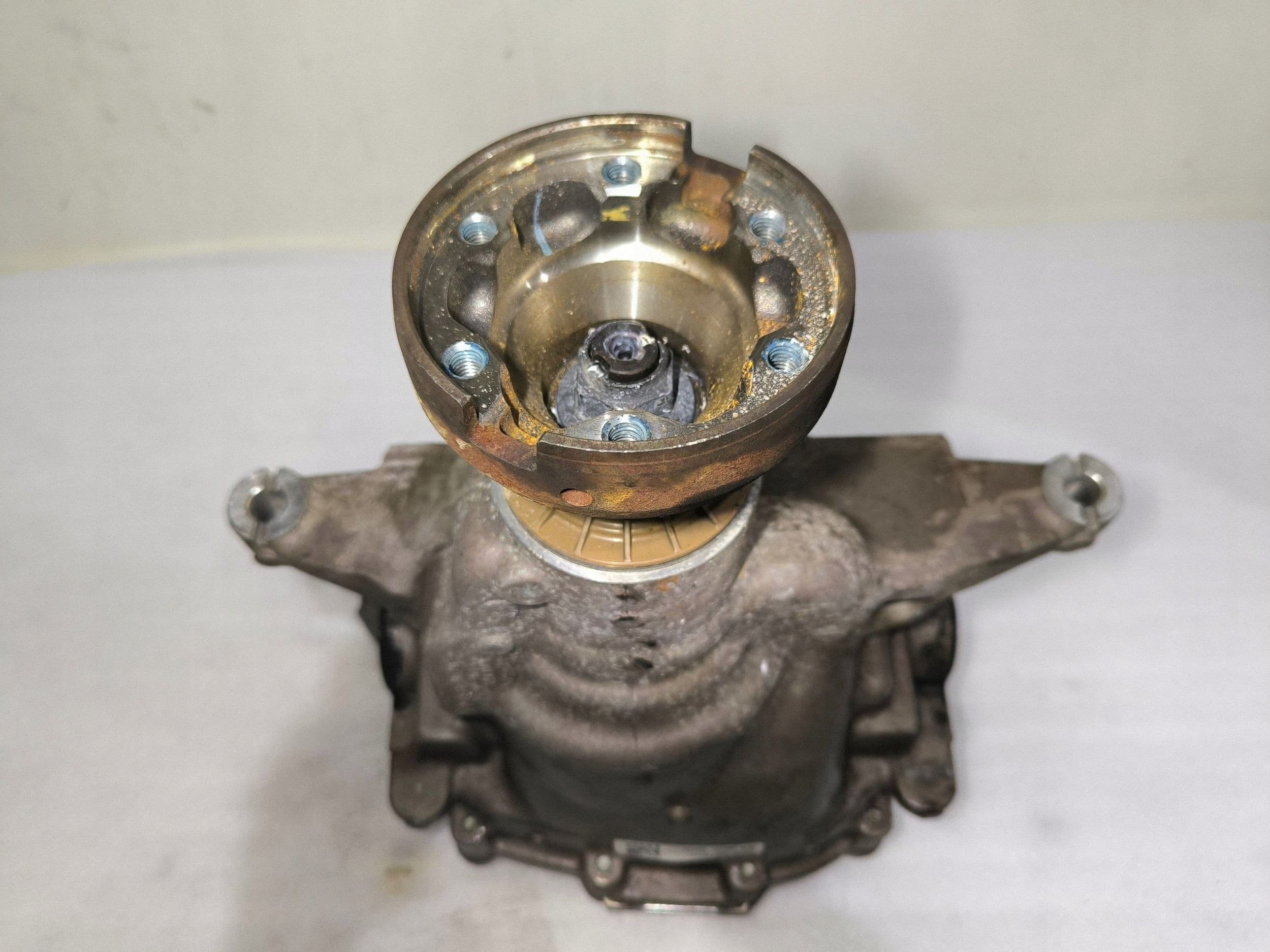Diferencial trasero Ford Mustang VI JR3W4017AA usado 3