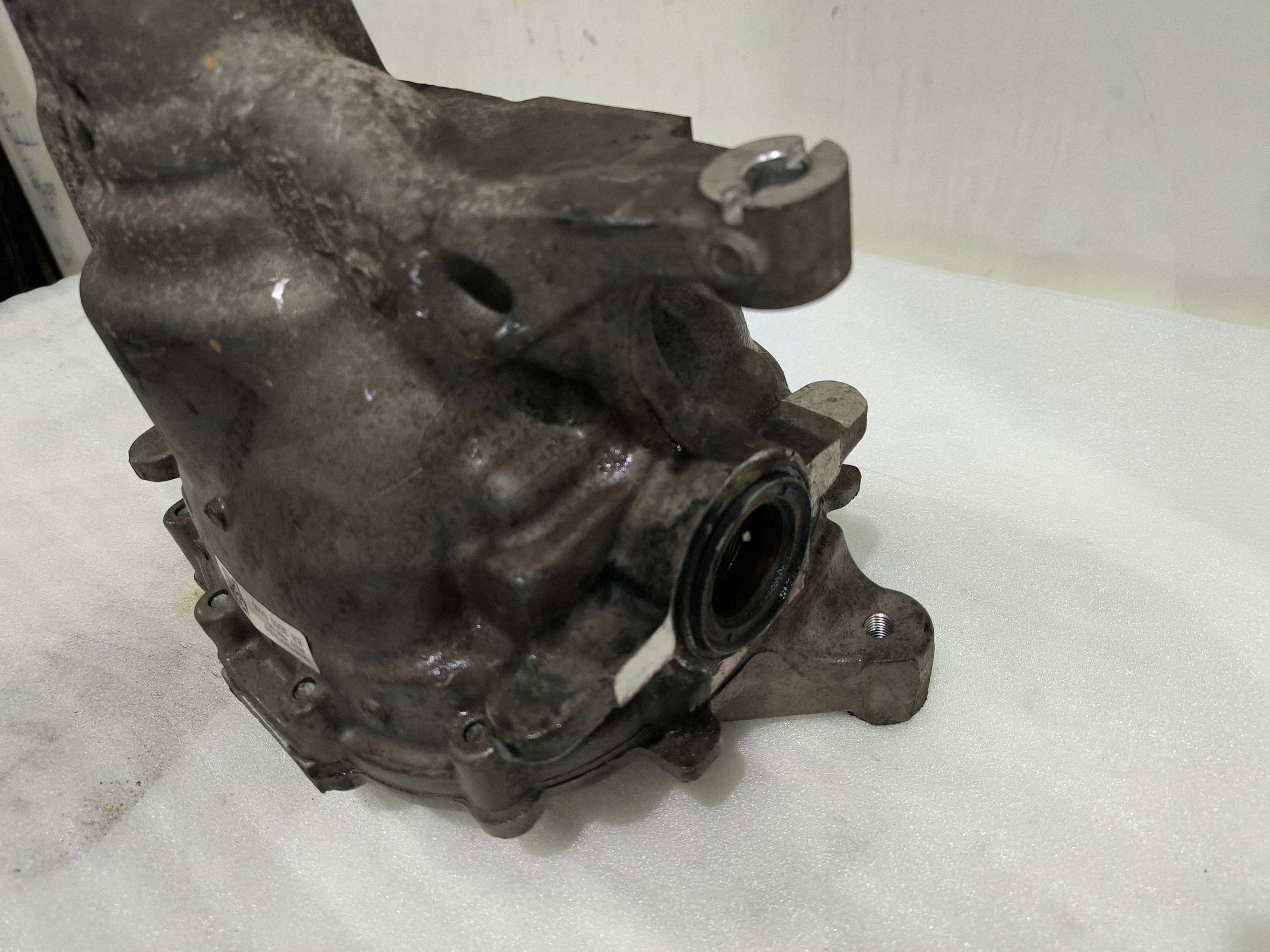 Diferencial trasero Ford Mustang VI JR3W4017AA usado 4