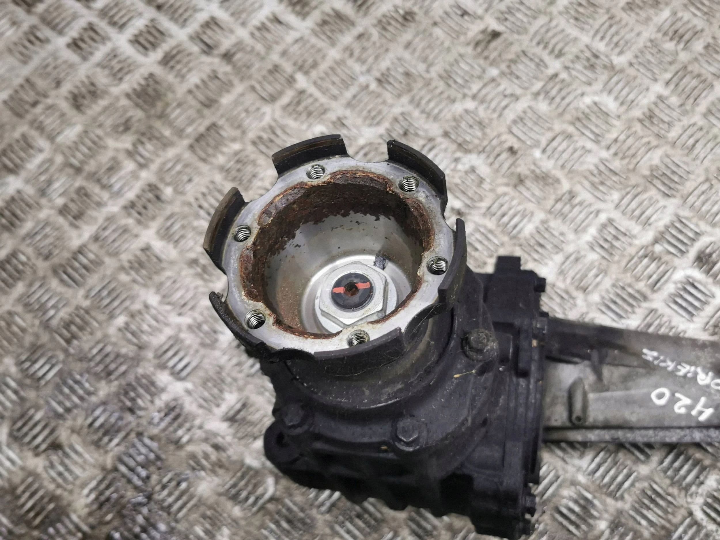 Diferencial delantero Chevrolet Captiva 24240427 usado 3