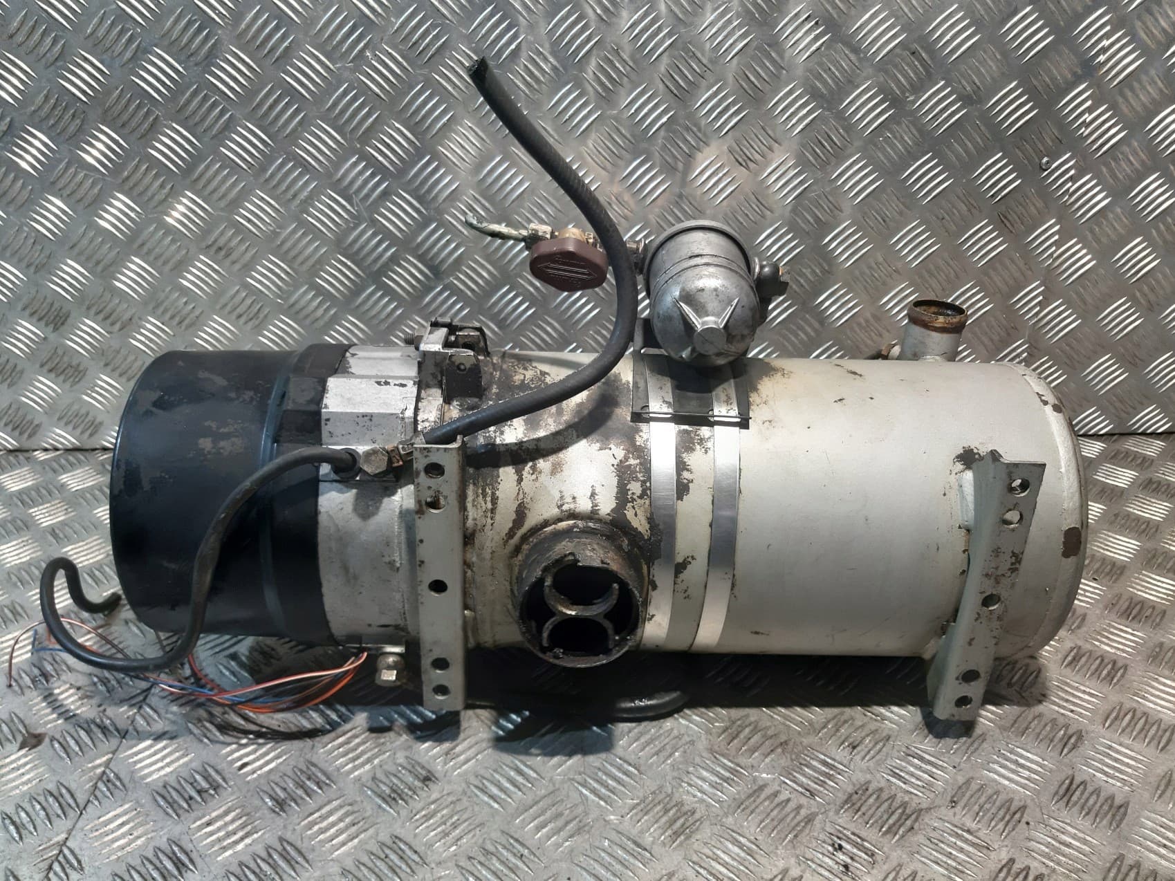 Calefactor estacionario Webasto Thermo 300 DW300 30KW usado 10