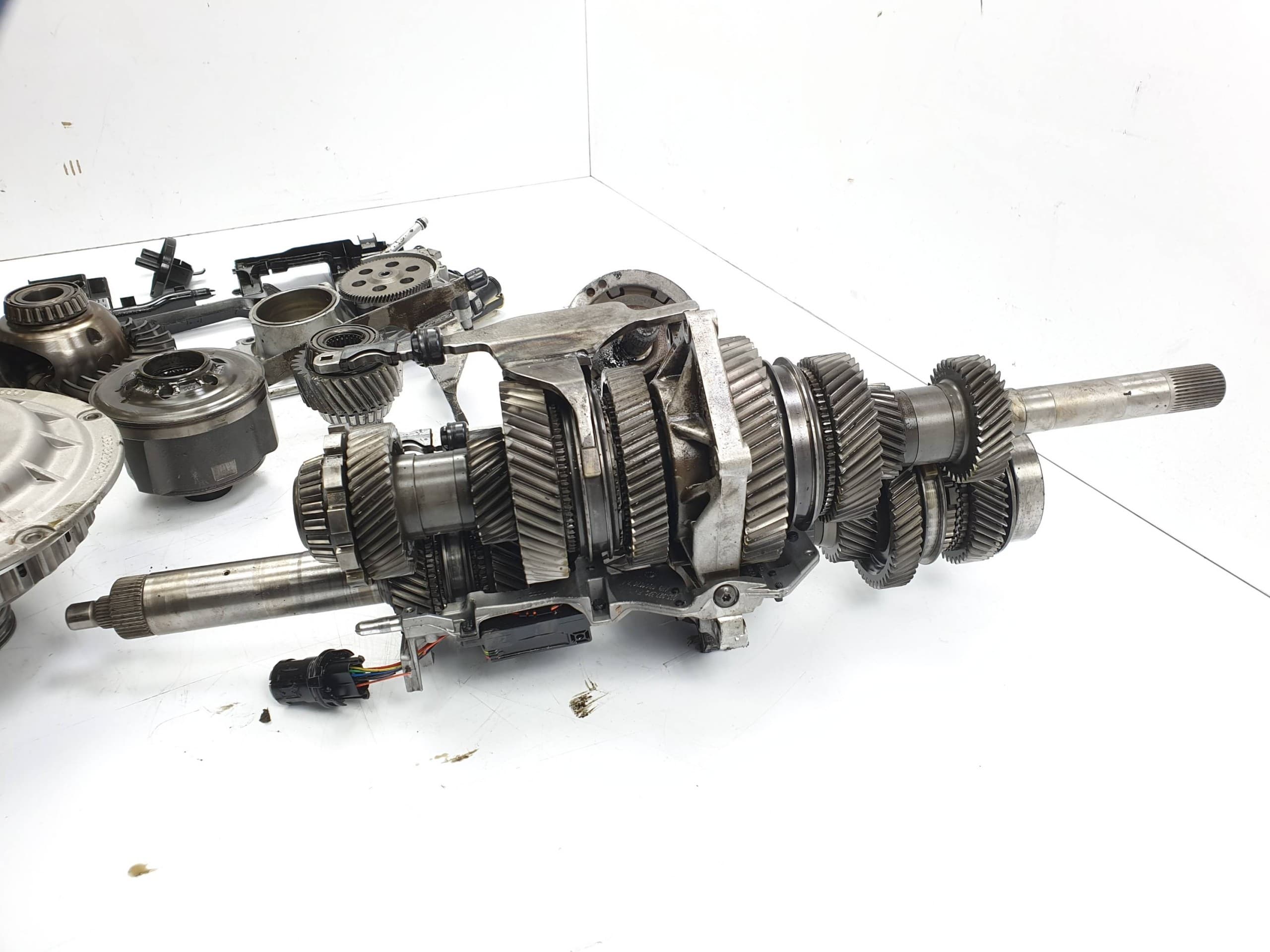 Piezas de caja de cambios Npb 3.0 TDI 204 CV Audi A6 C7 usado 2