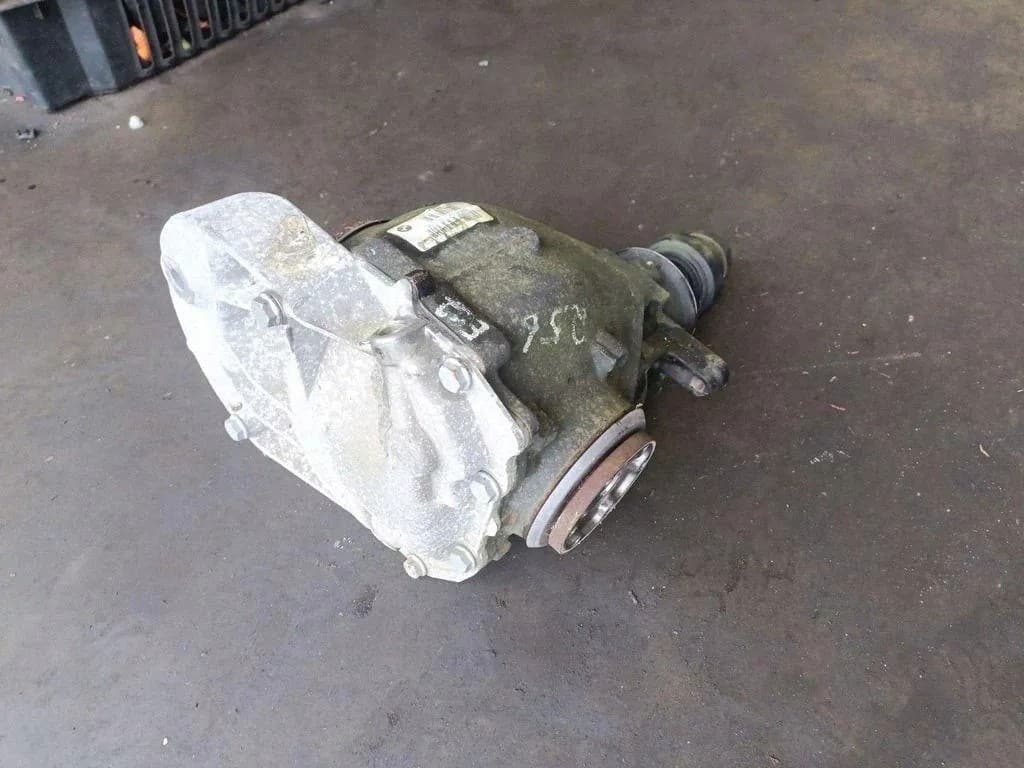 Reductor trasero BMW Serie 3 (E90) 7570280 3.5L 2011 usado 2