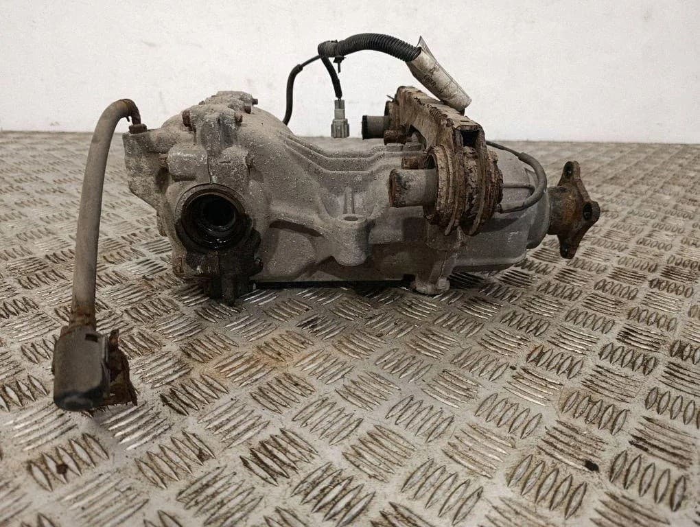 Reductor trasero Nissan 24027JD00A 2.0L gasolina 102kW 2008 usado 2