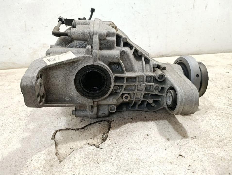 Diferencial trasero 670037685 Maserati Levante 2017 usado 6