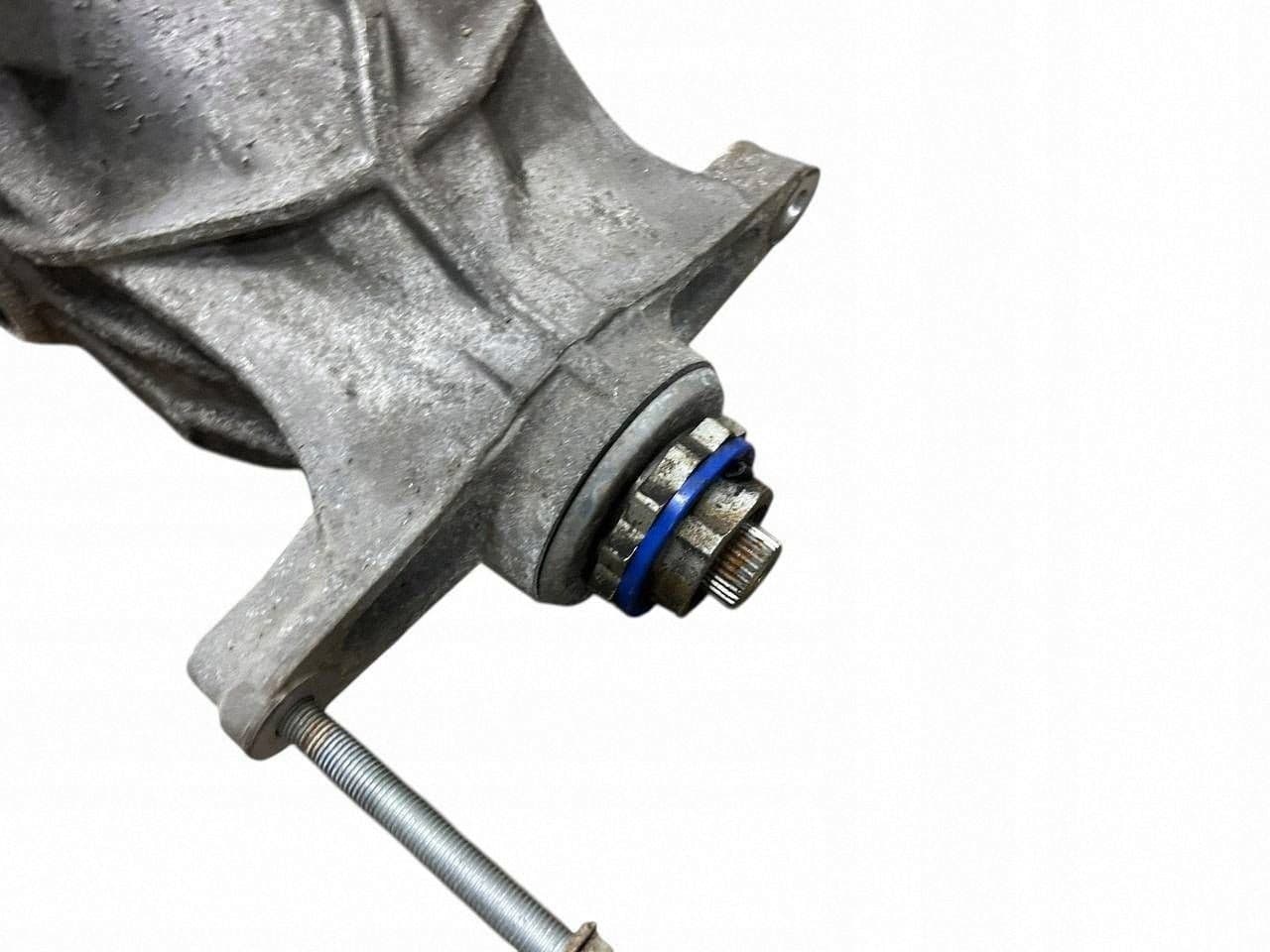 Diferencial trasero BMW Serie 5 F10 F11 7584446 usado 3