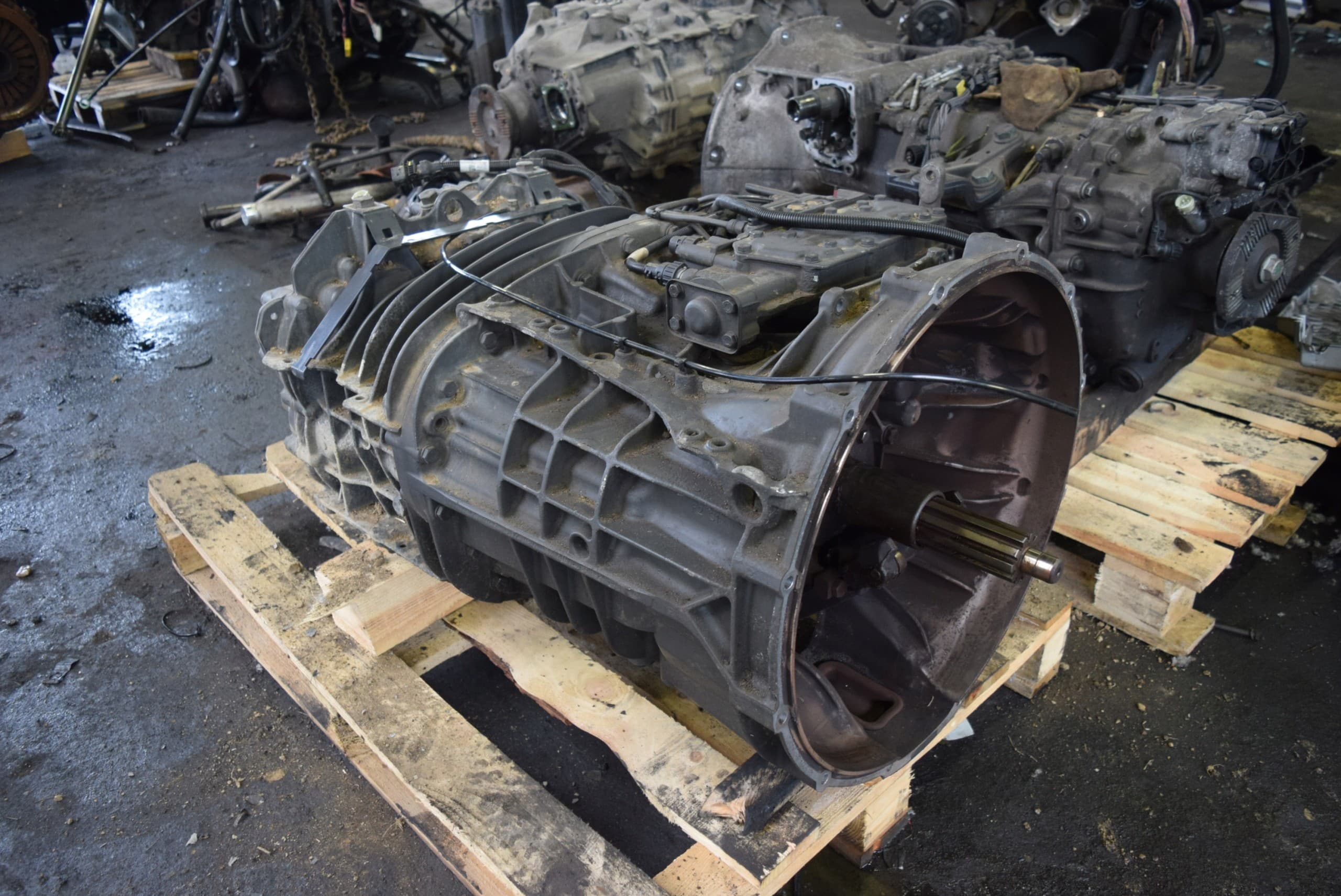Caja de cambios Daf XF 105 106 16 S 2330 TD 2012 usado