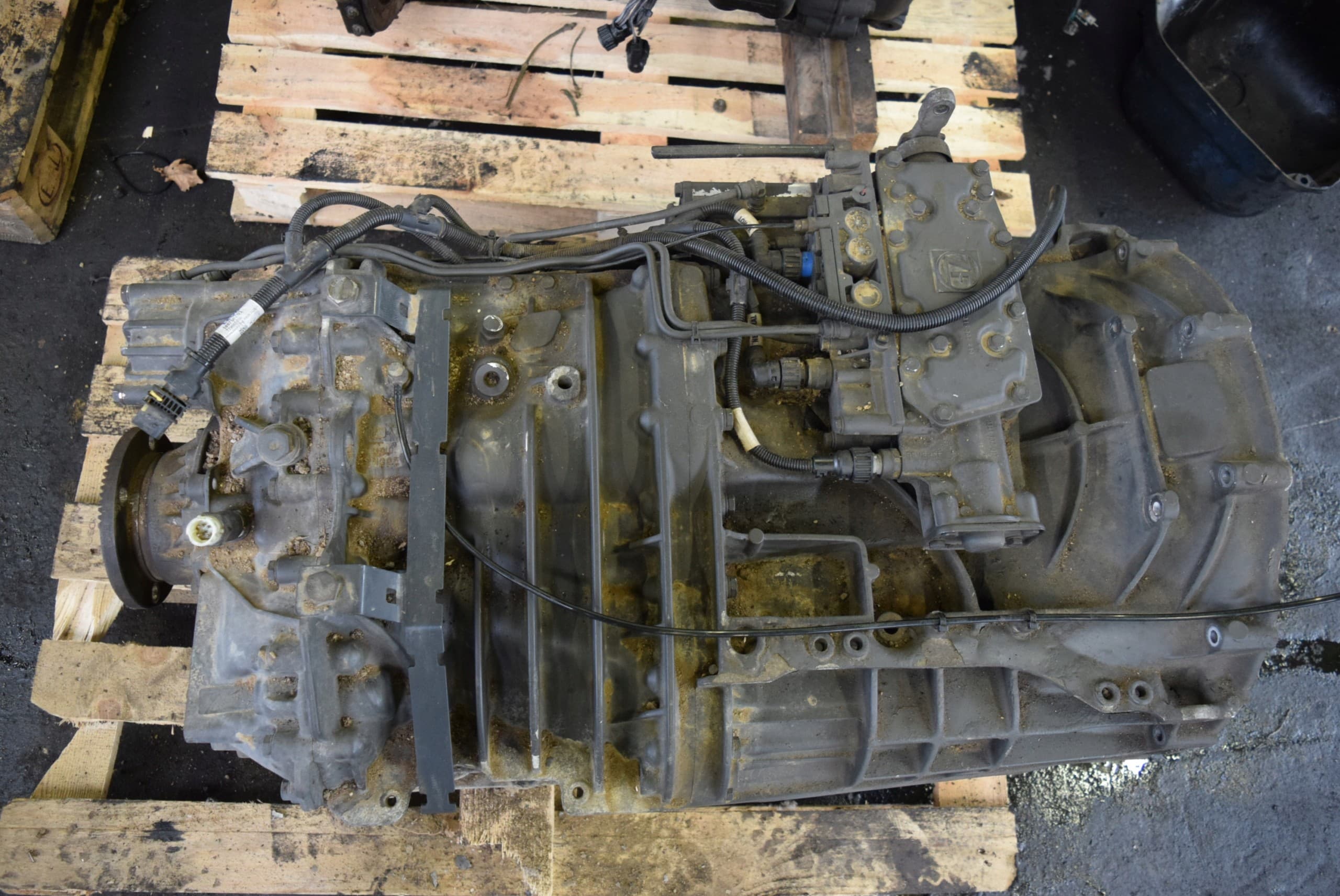 Caja de cambios Daf XF 105 106 16 S 2330 TD 2012 usado 7