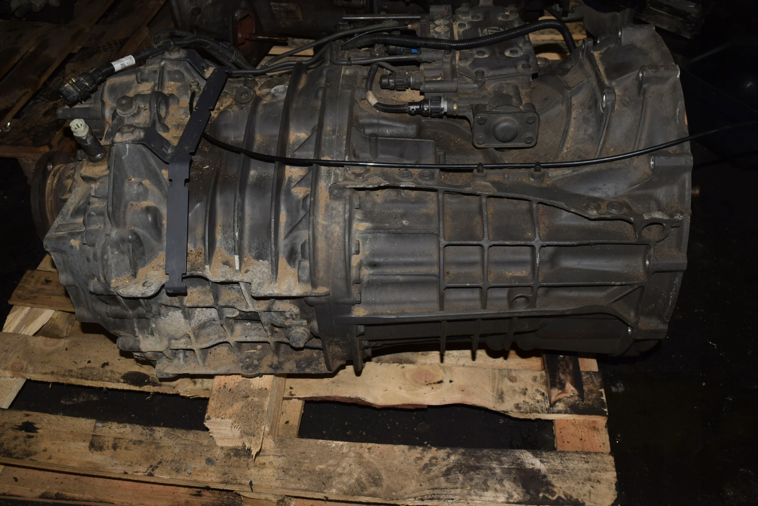 Caja de cambios Daf XF 105 106 16 S 2330 TD 2012 usado 10