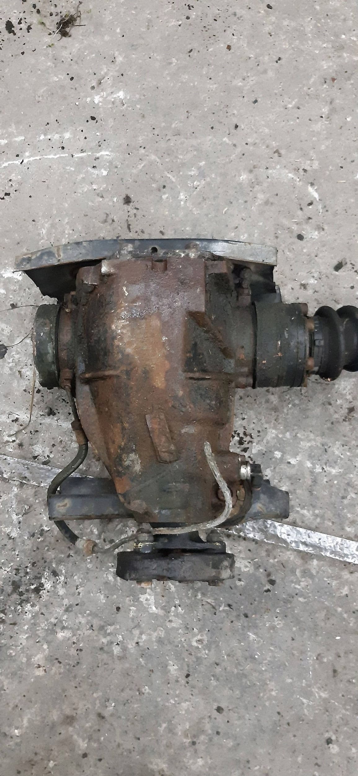 Diferencial trasero Mercedes-Benz E W124 R1243512508 usado