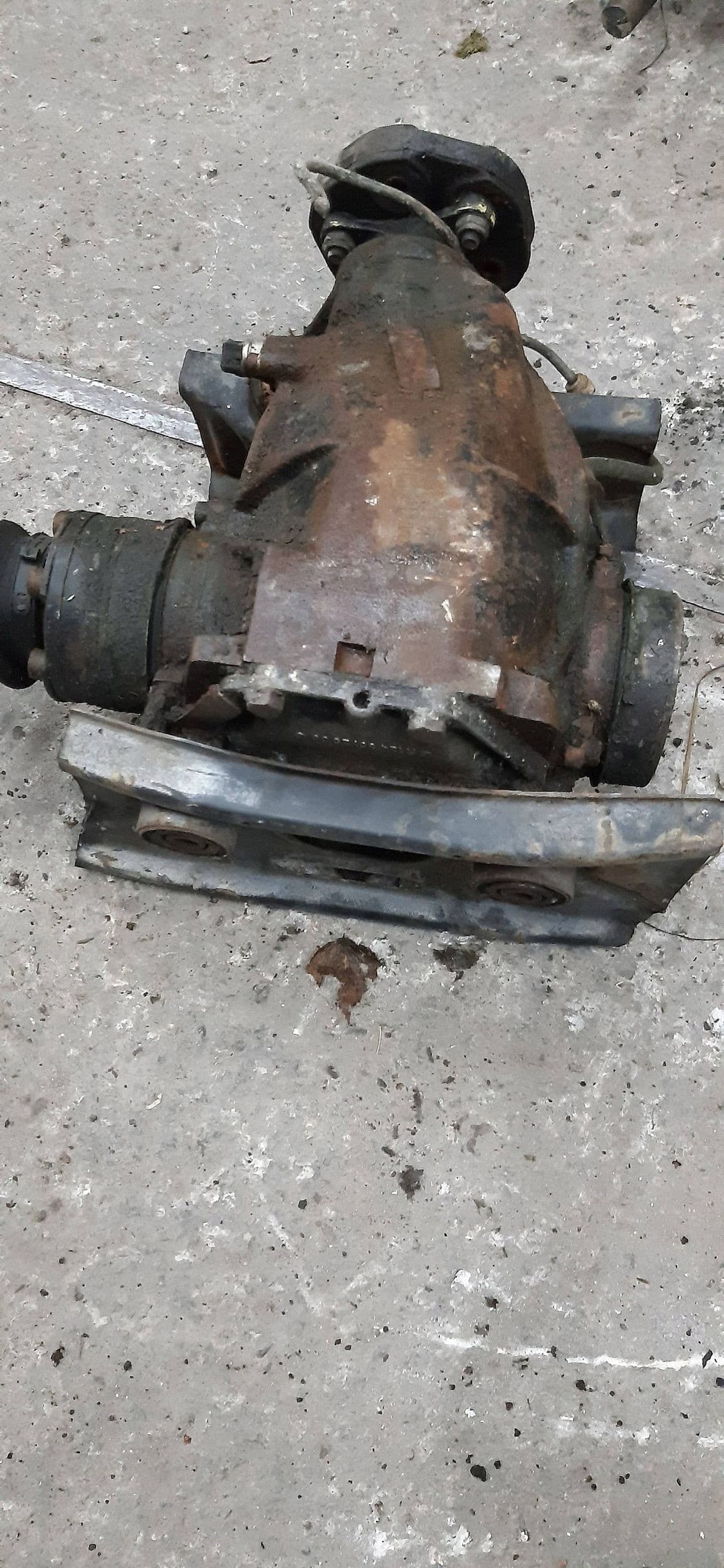 Diferencial trasero Mercedes-Benz E W124 R1243512508 usado 5