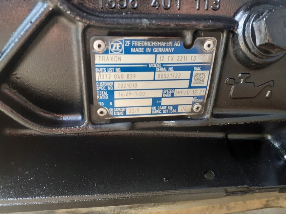 Caja de Cambios Traxon 12TX2211 TD usado 2