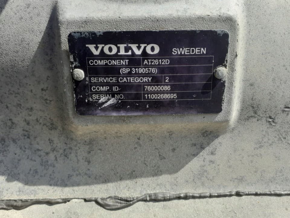 Caja de cambios Volvo AT2612D usado 2