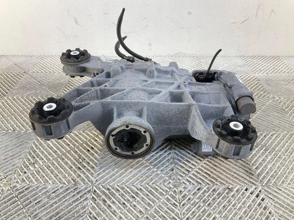 Reductor trasero Audi Q3 (8U) 0BS907554D 2.0L diésel 2010 usado 4