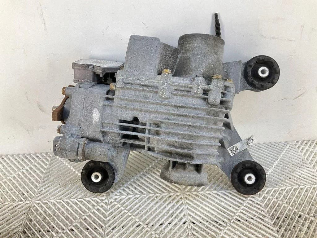 Reductor trasero Audi Q3 (8U) 0BS907554D 2.0L diésel 2010 usado 7