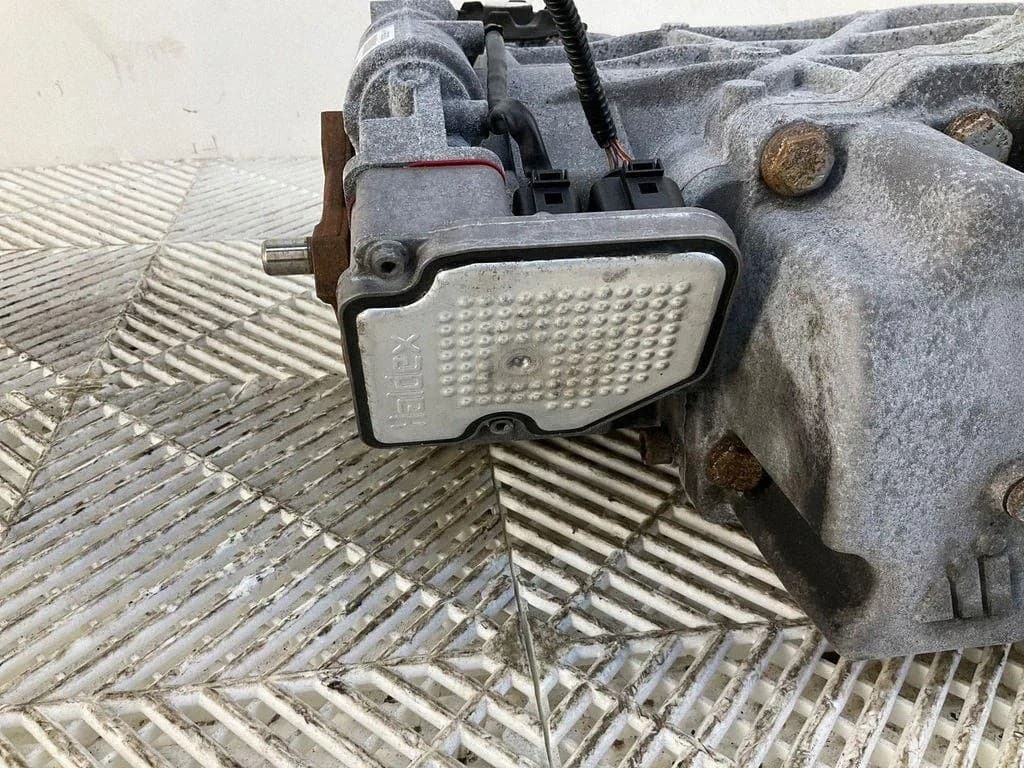 Reductor trasero Audi Q3 (8U) 0BS907554D 2.0L diésel 2010 usado 9