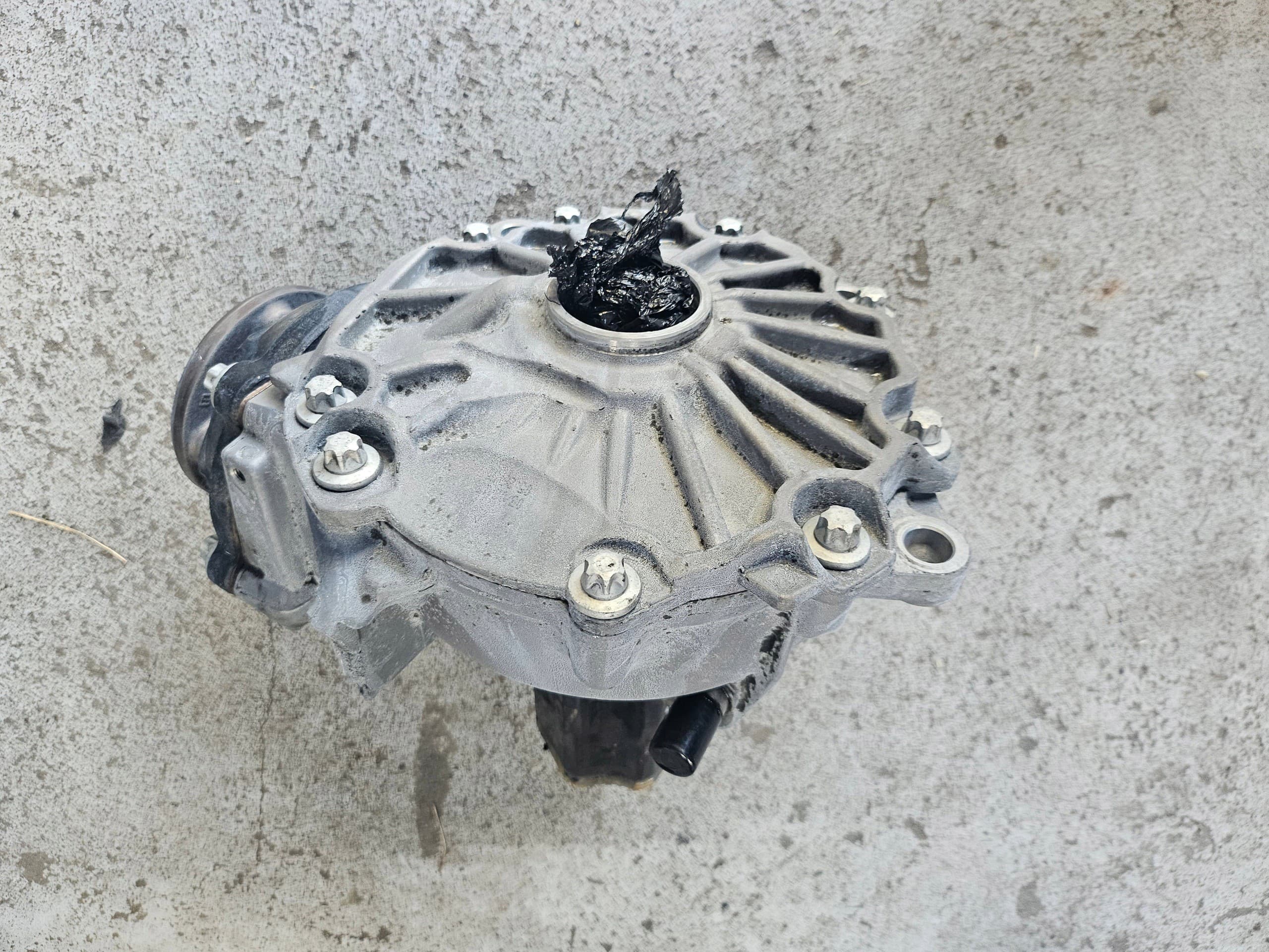 Reductor delantero Mercedes Clase C W205 A2213310000 4MATIC usado